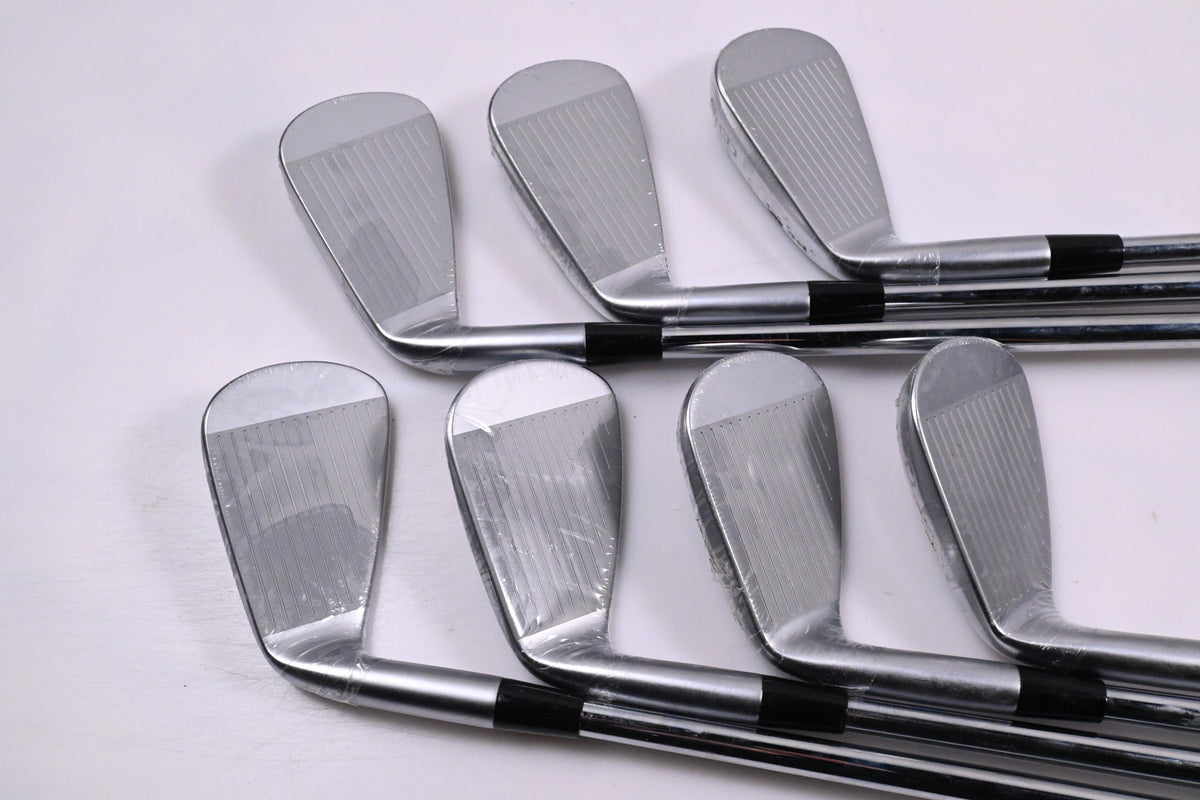 Mizuno JPX 925 Forged Irons / 4-PW / Stiff Flex N.S.Pro Modus³ Tour 120 Shafts