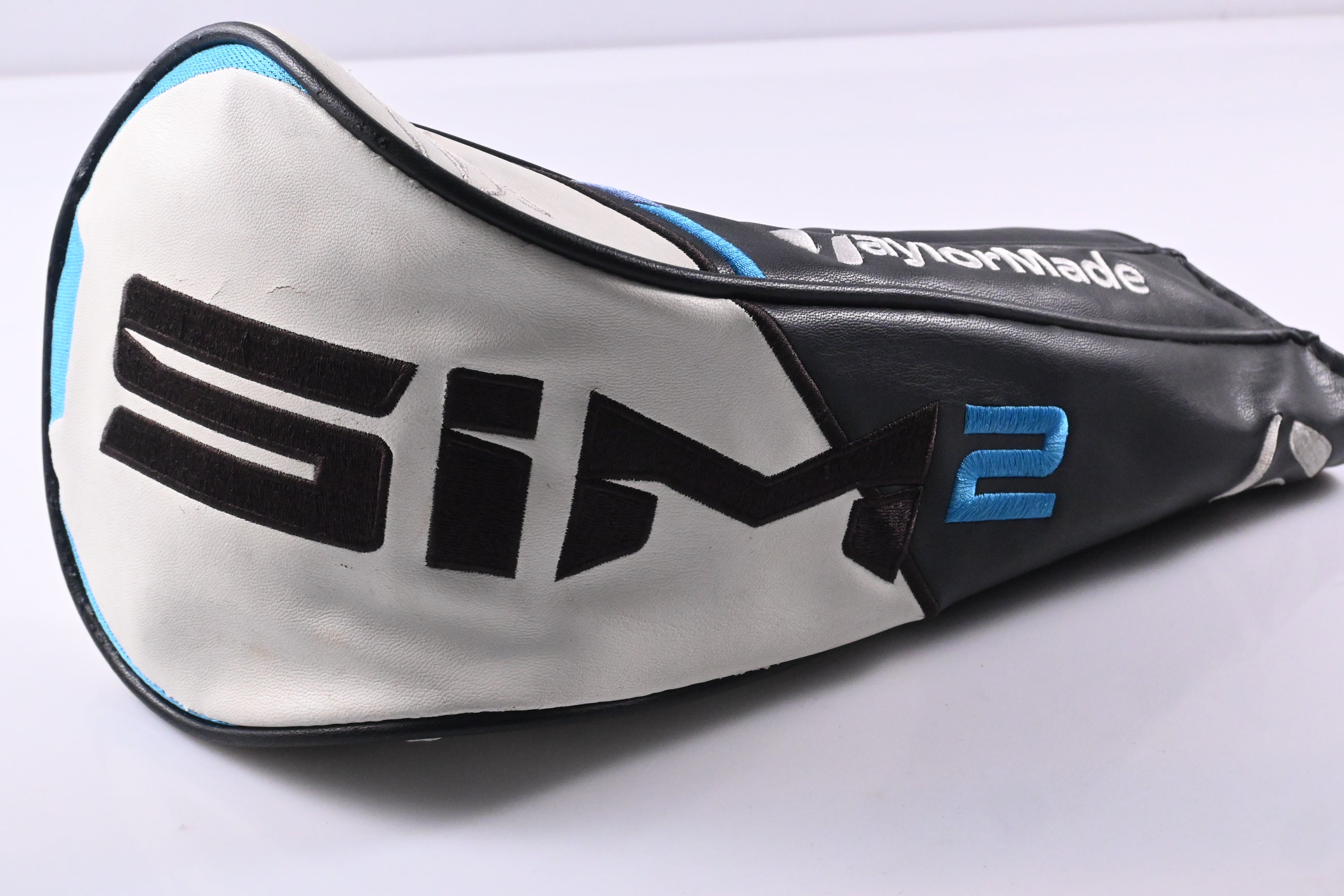 Taylormade SIM2 Driver / 9 Degree / Stiff Flex Fujikura Atmos Black 6 Shaft