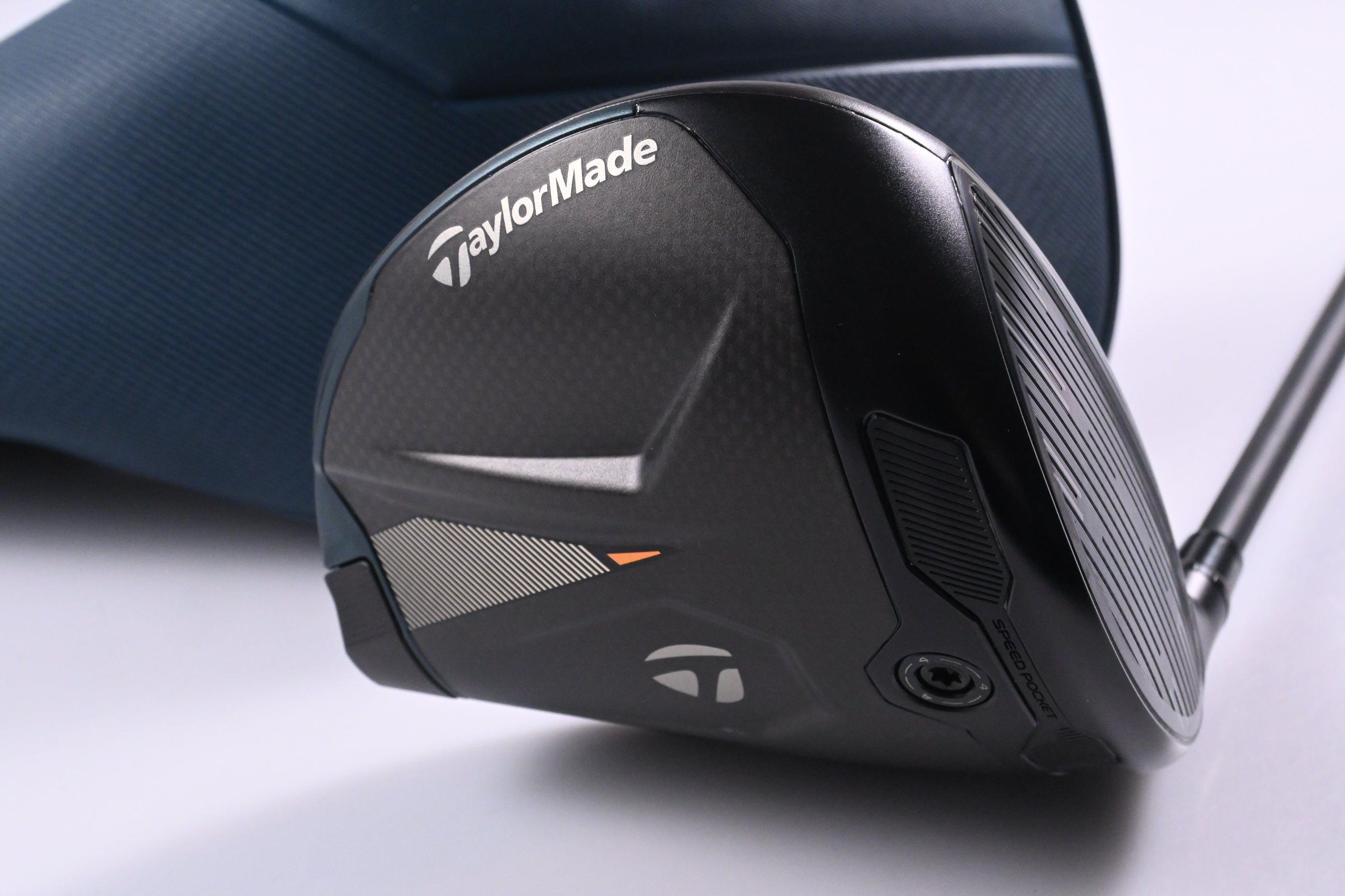 Taylormade Qi4D Max Driver / 10.5 Degree / Regular Flex Vanquish 5 Shaft