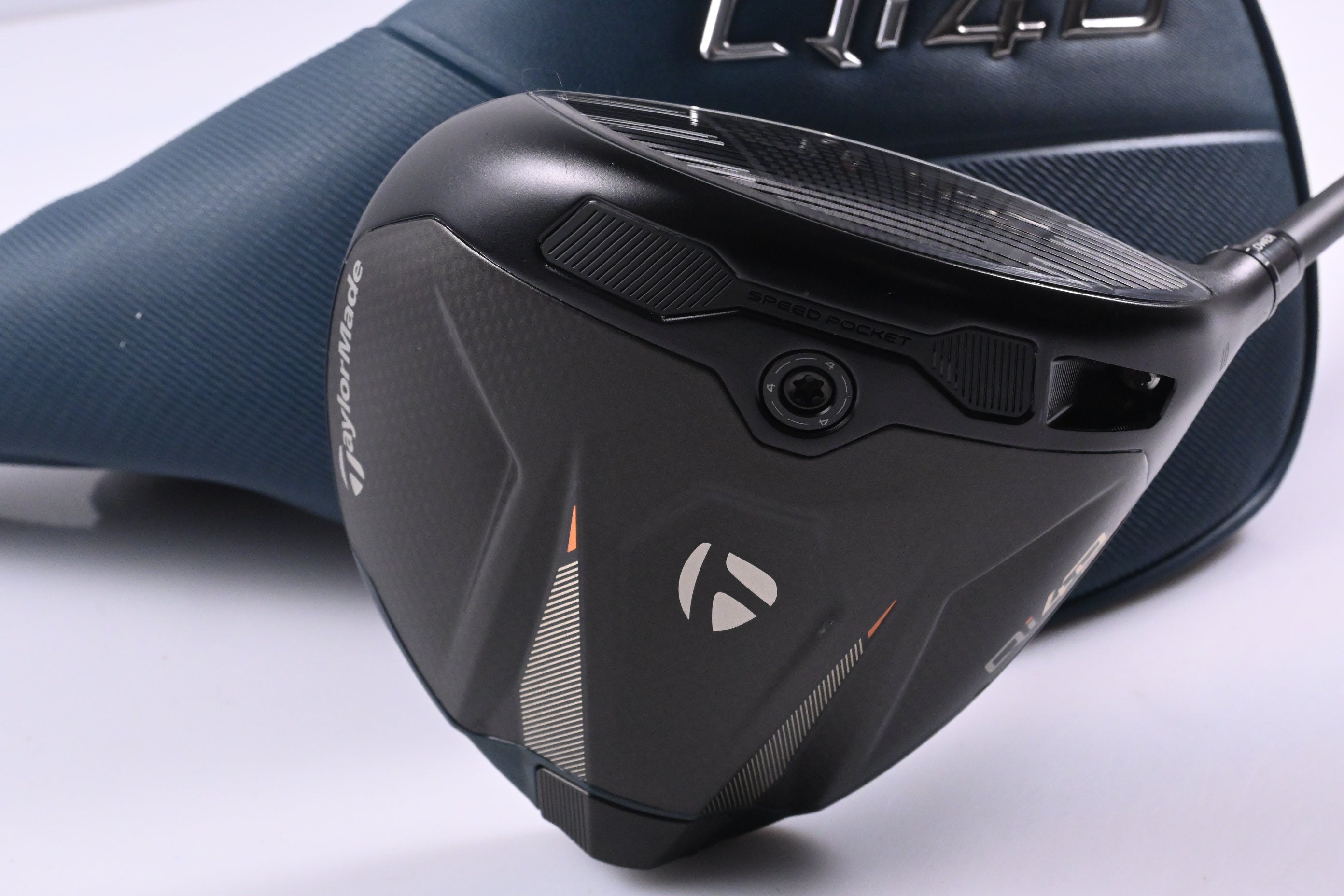 Taylormade Qi4D Max Driver / 10.5 Degree / Regular Flex Vanquish 5 Shaft