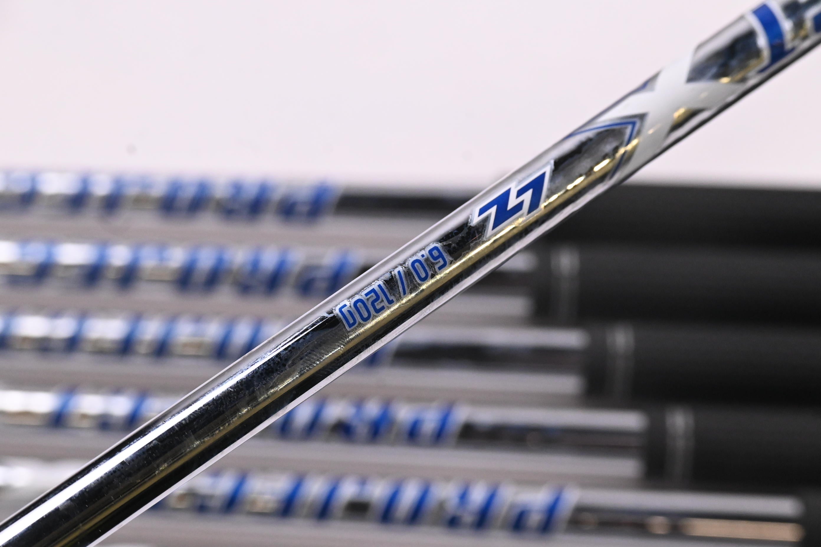 Taylormade Qi Irons / 4-PW / Stiff Flex Project X LZ 120 Shafts