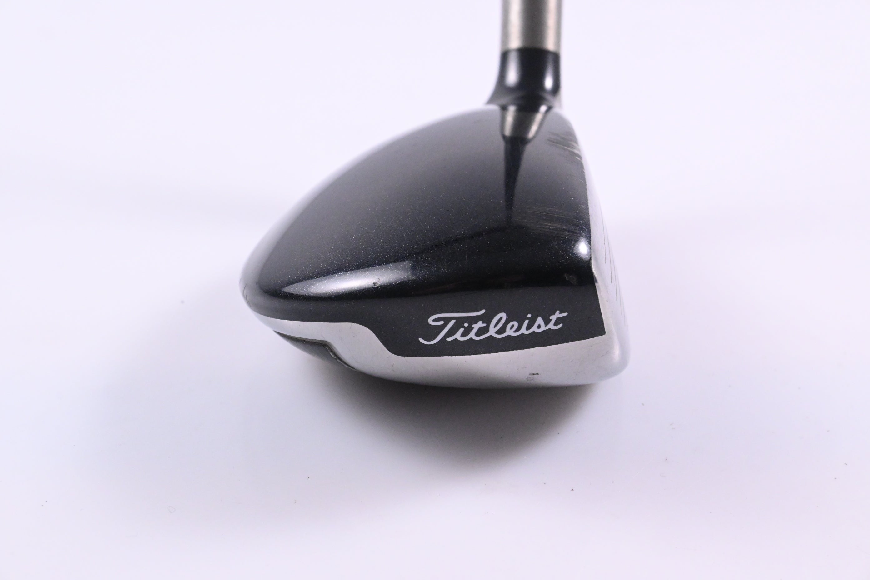 Titleist 909H #2 Hybrid / 17 Degree / Stiff Flex Aldila VooDoo Shaft