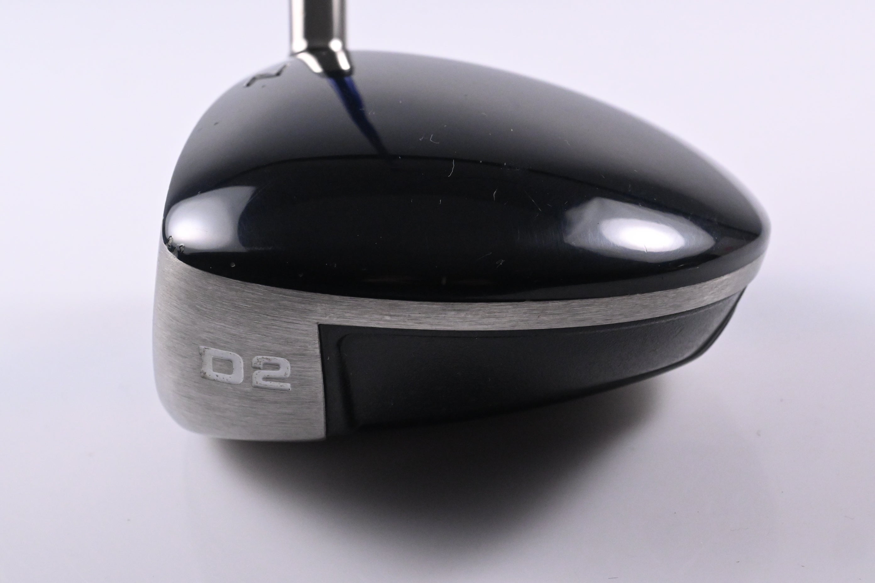 Left Hand Titleist 907 D2 Driver / 10.5 Degree / Regular Flex Tour AD YS-6+