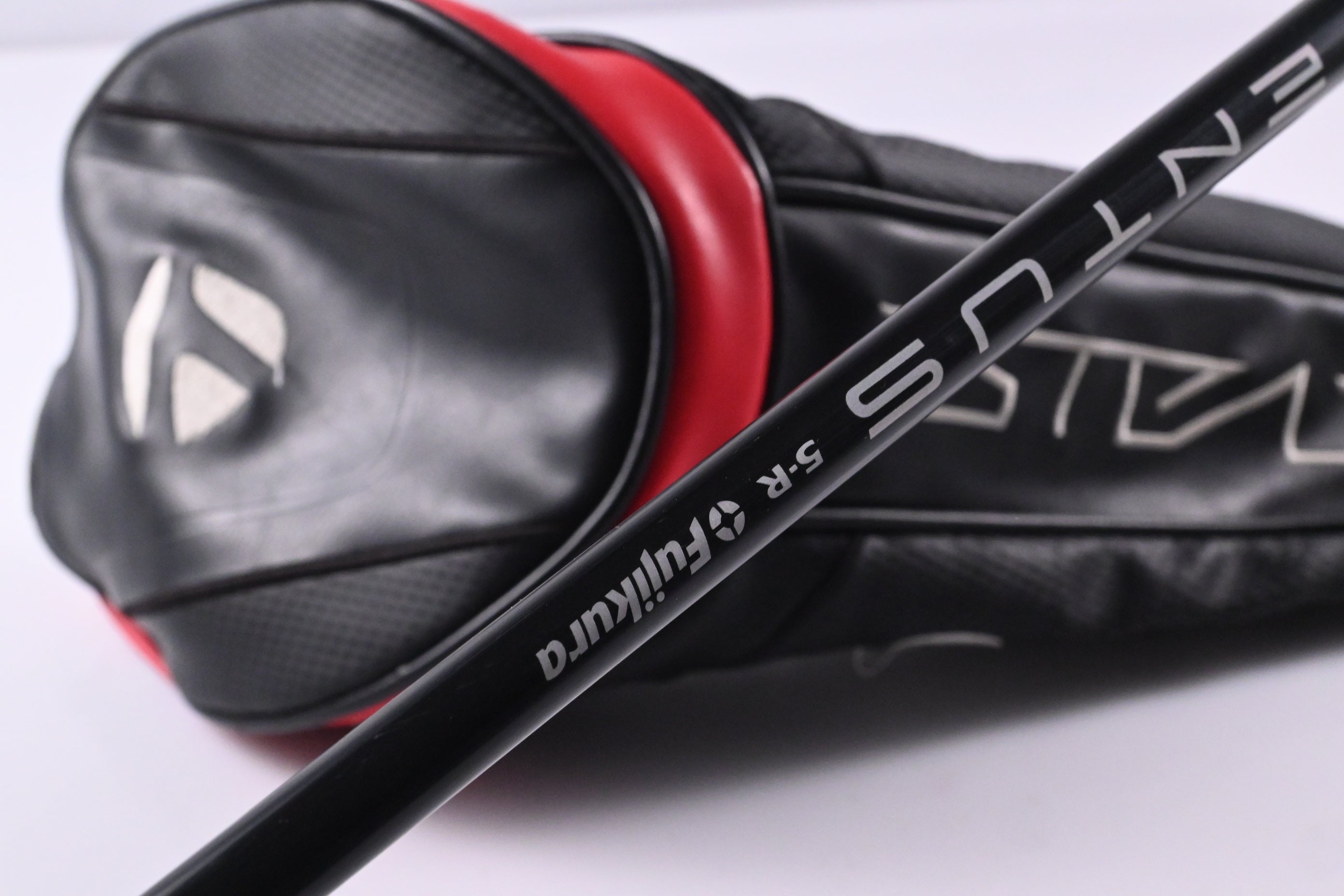Taylormade Stealth HD Driver / 10.5 Degree / Regular Flex Ventus Red 5 Shaft