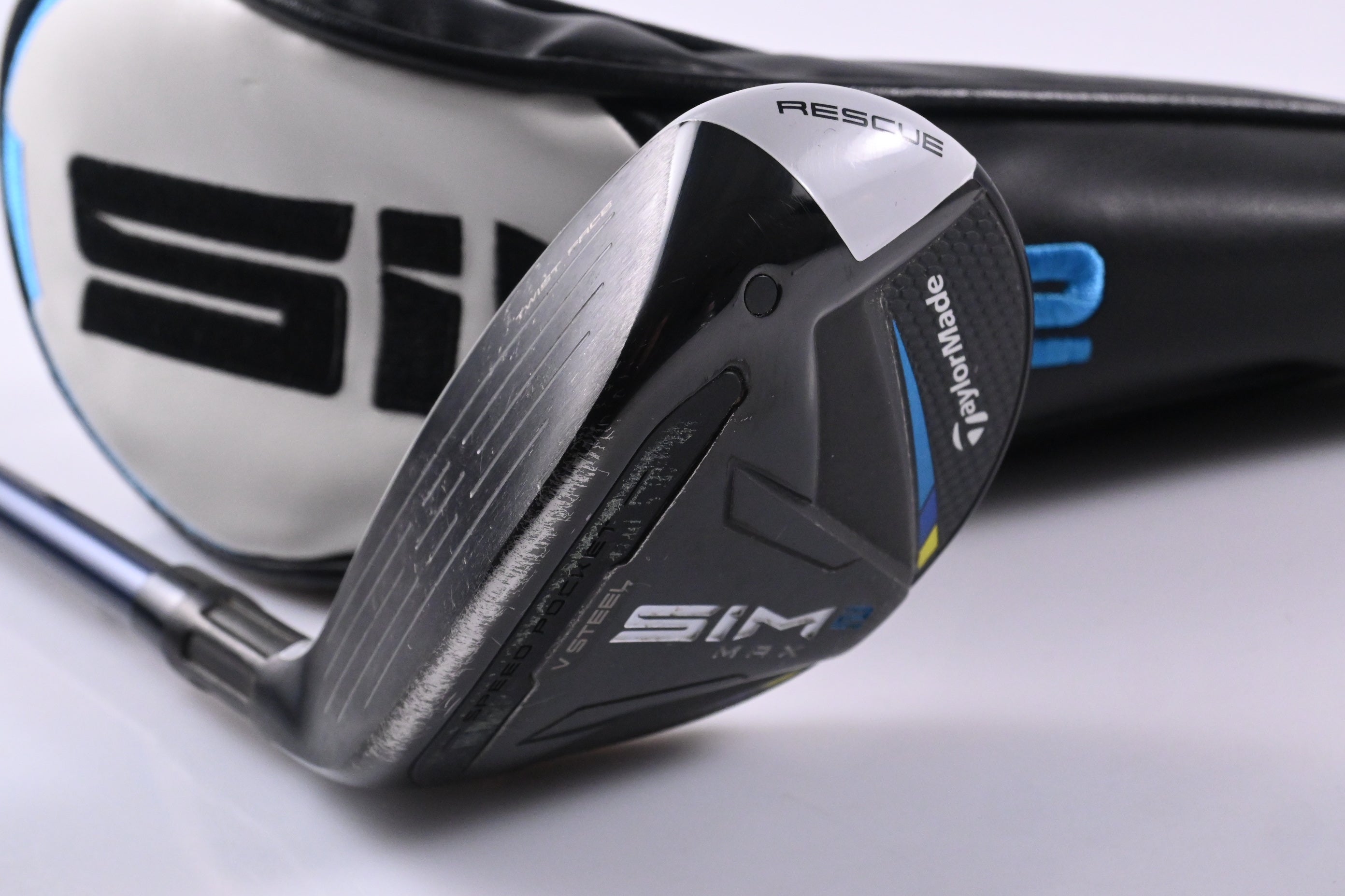 Left Hand Taylormade SIM2 Max #3 Hybrid / 19 Degree / Stiff Flex Ventus Blue 7