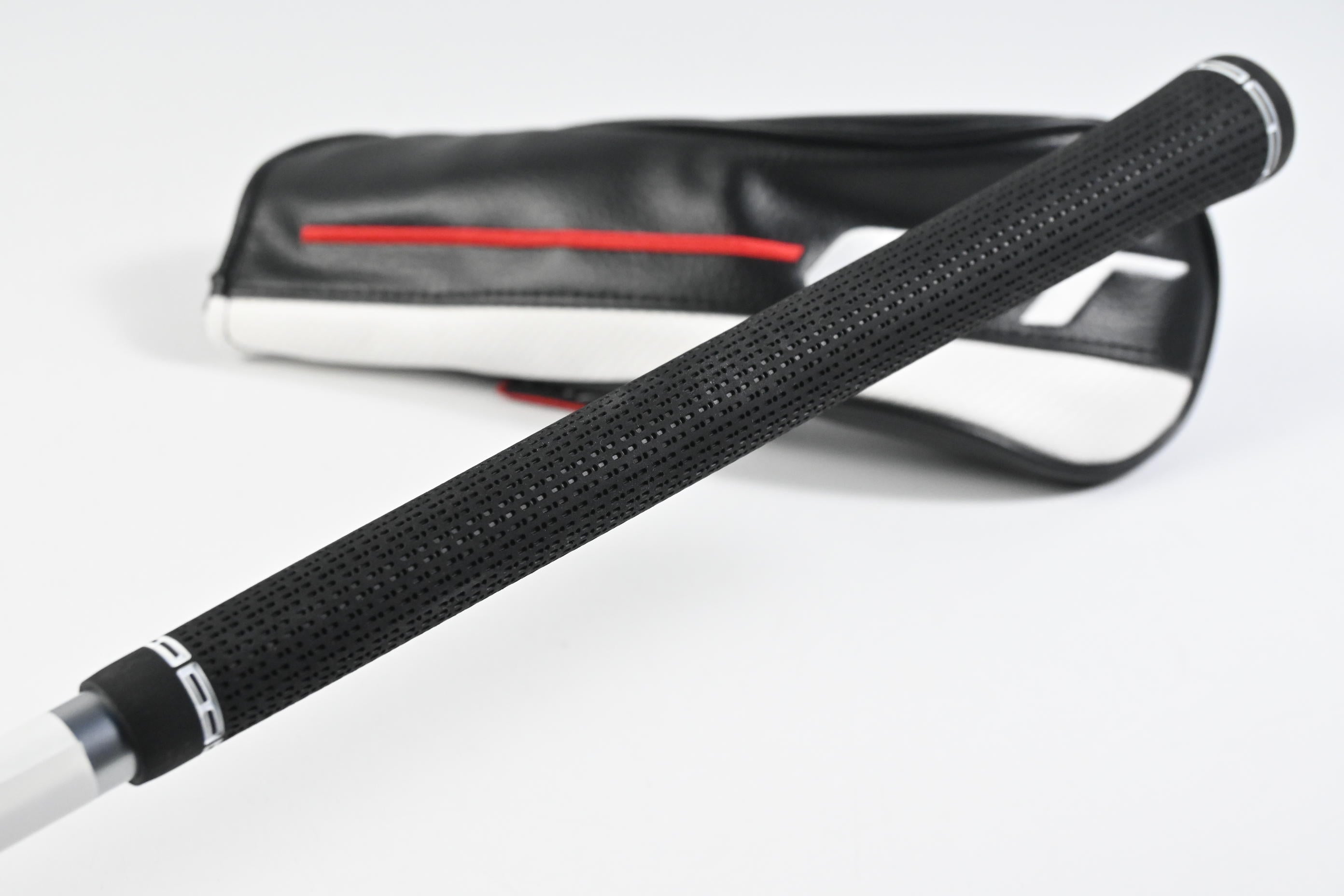 Titleist GT1 #5 Hybrid / 23 Degree / Regular Flex Fujikura Airspeeder 50 Shaft