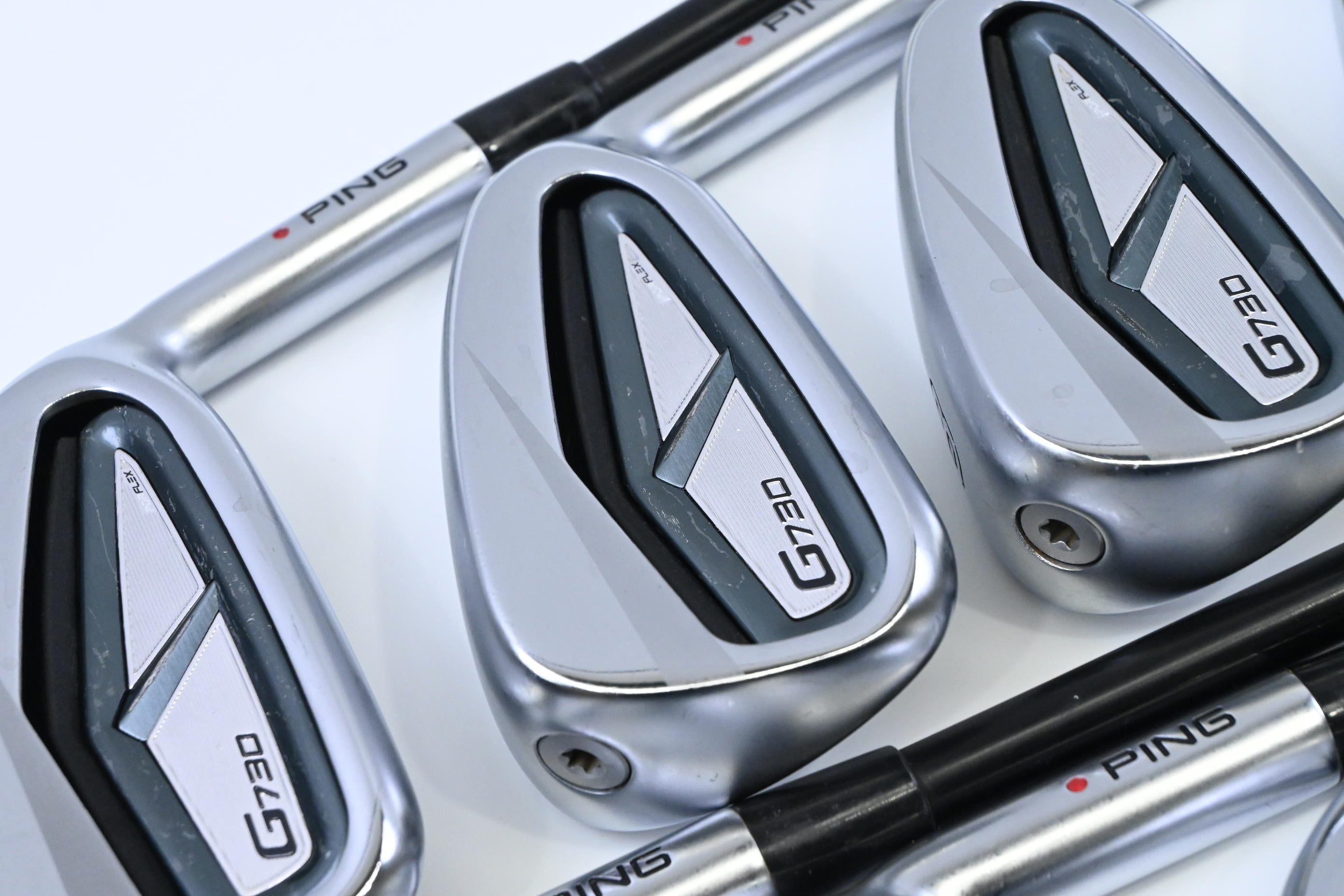 Ping G730 Irons / 6-PW+UW+GW+SW / Red Dot / Regular Flex Ping Alta CB Black AWT