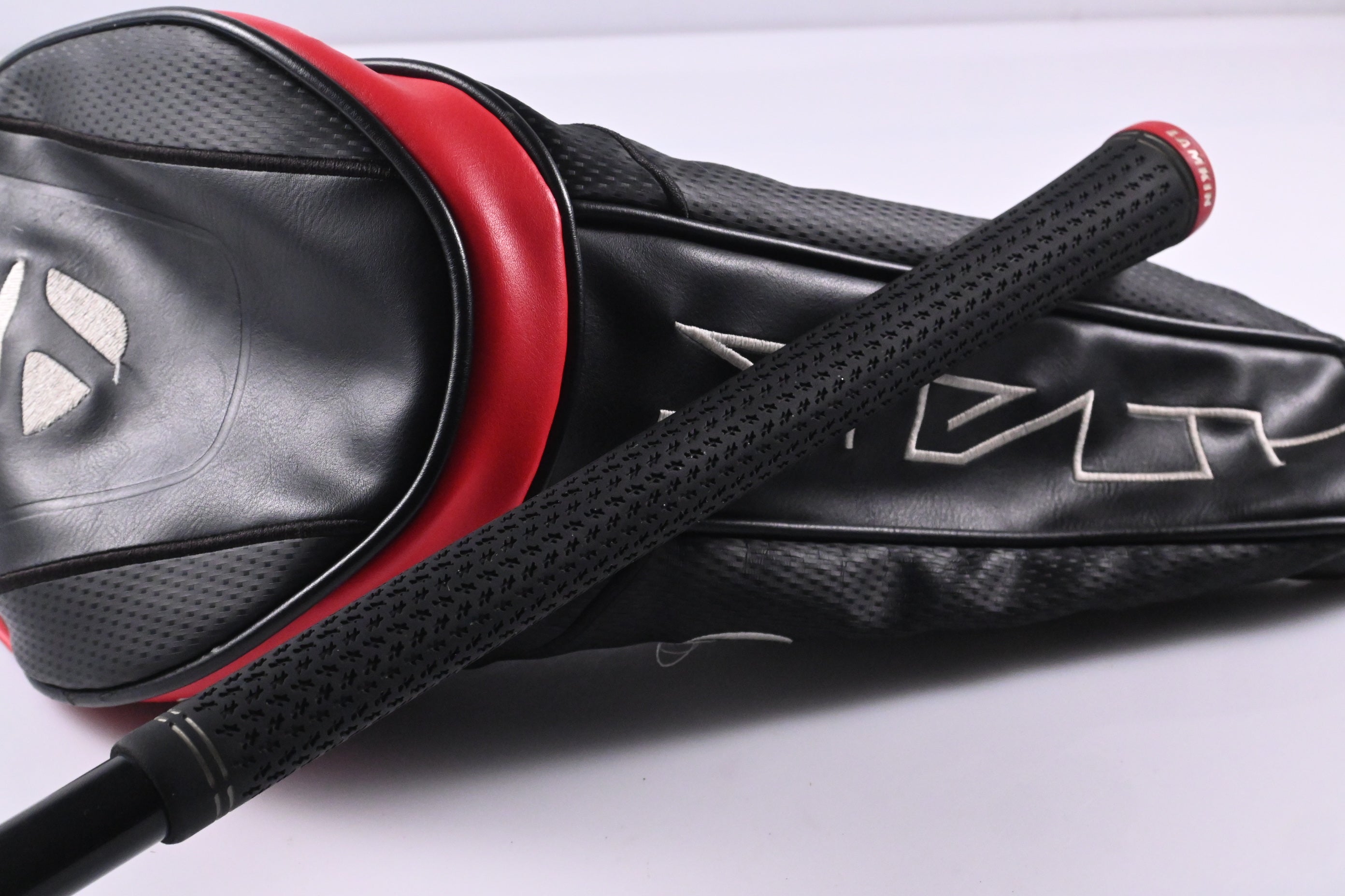 Taylormade Stealth HD Driver / 10.5 Degree / Regular Flex Ventus Red 5 Shaft