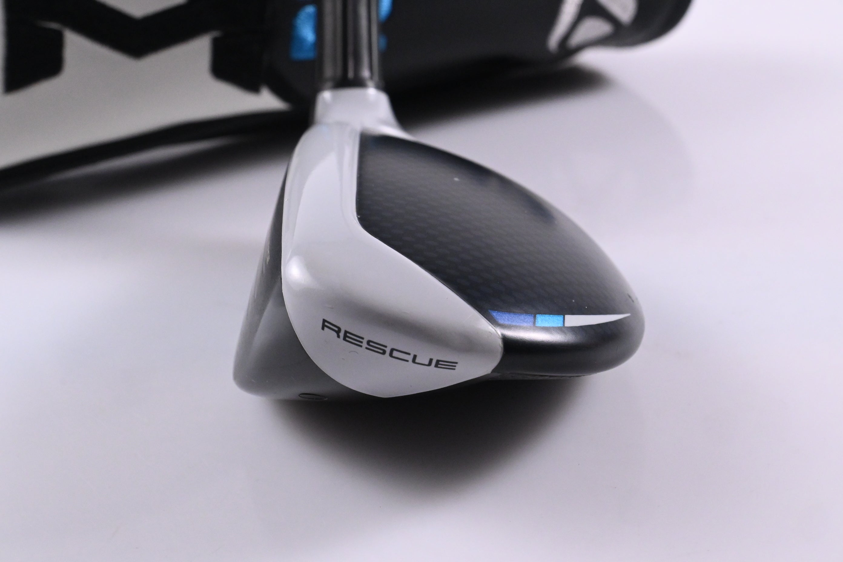 Left Hand Taylormade SIM2 Max #3 Hybrid / 19 Degree / Stiff Flex Ventus Blue 7
