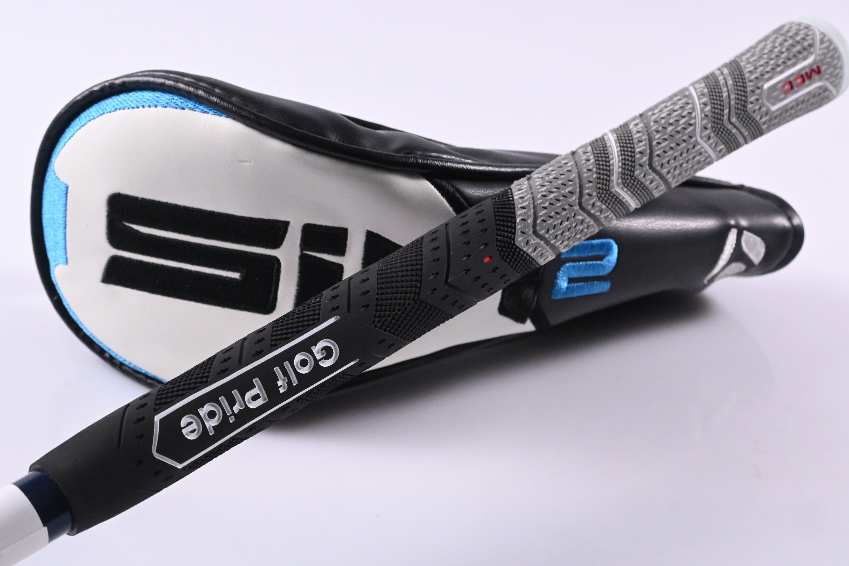 Left Hand Taylormade SIM2 Max #3 Hybrid / 19 Degree / Stiff Flex Ventus Blue 7