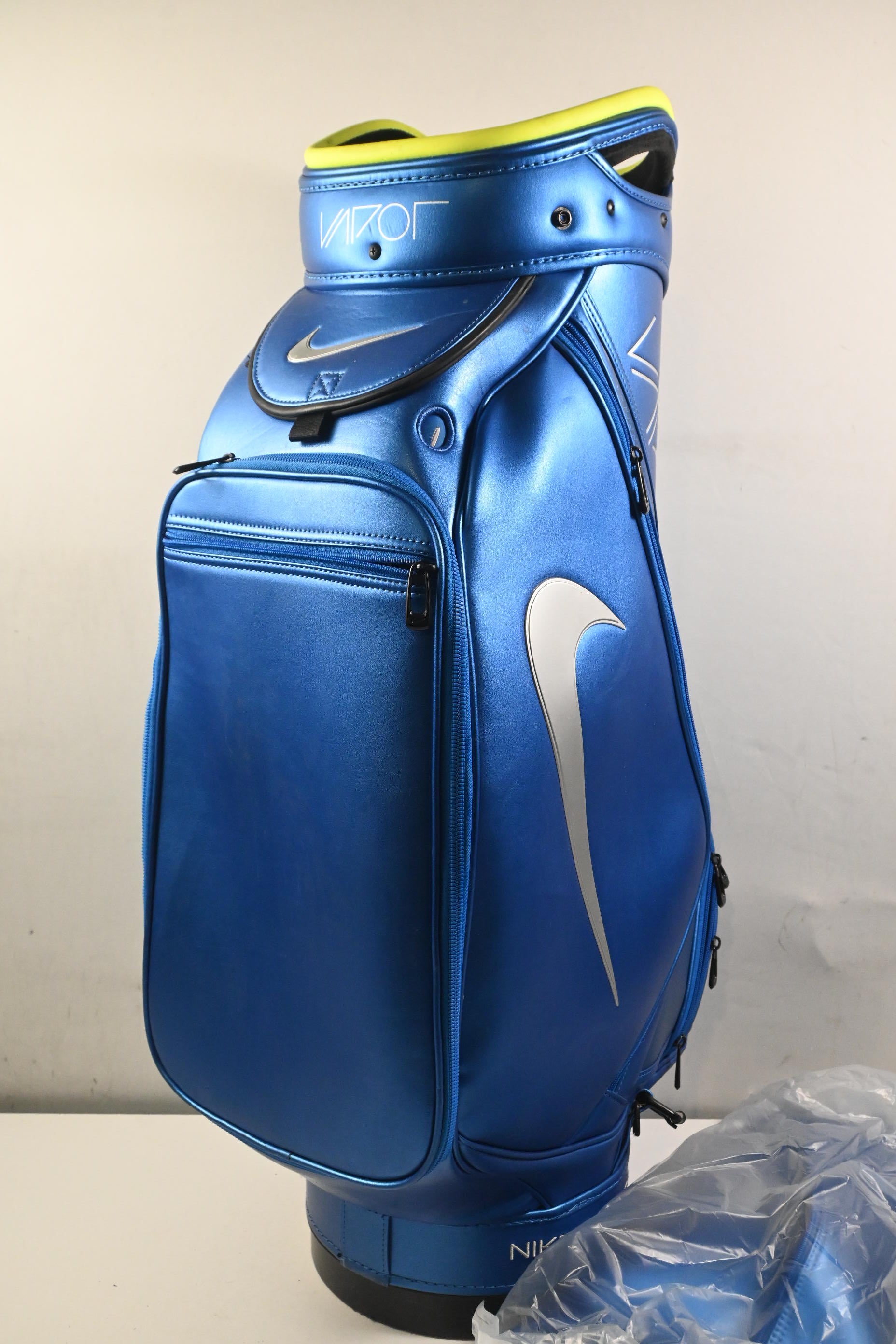 Nike Vapor RZN Tour Bag / 6-Way Divider / Blue, Silver & Neon