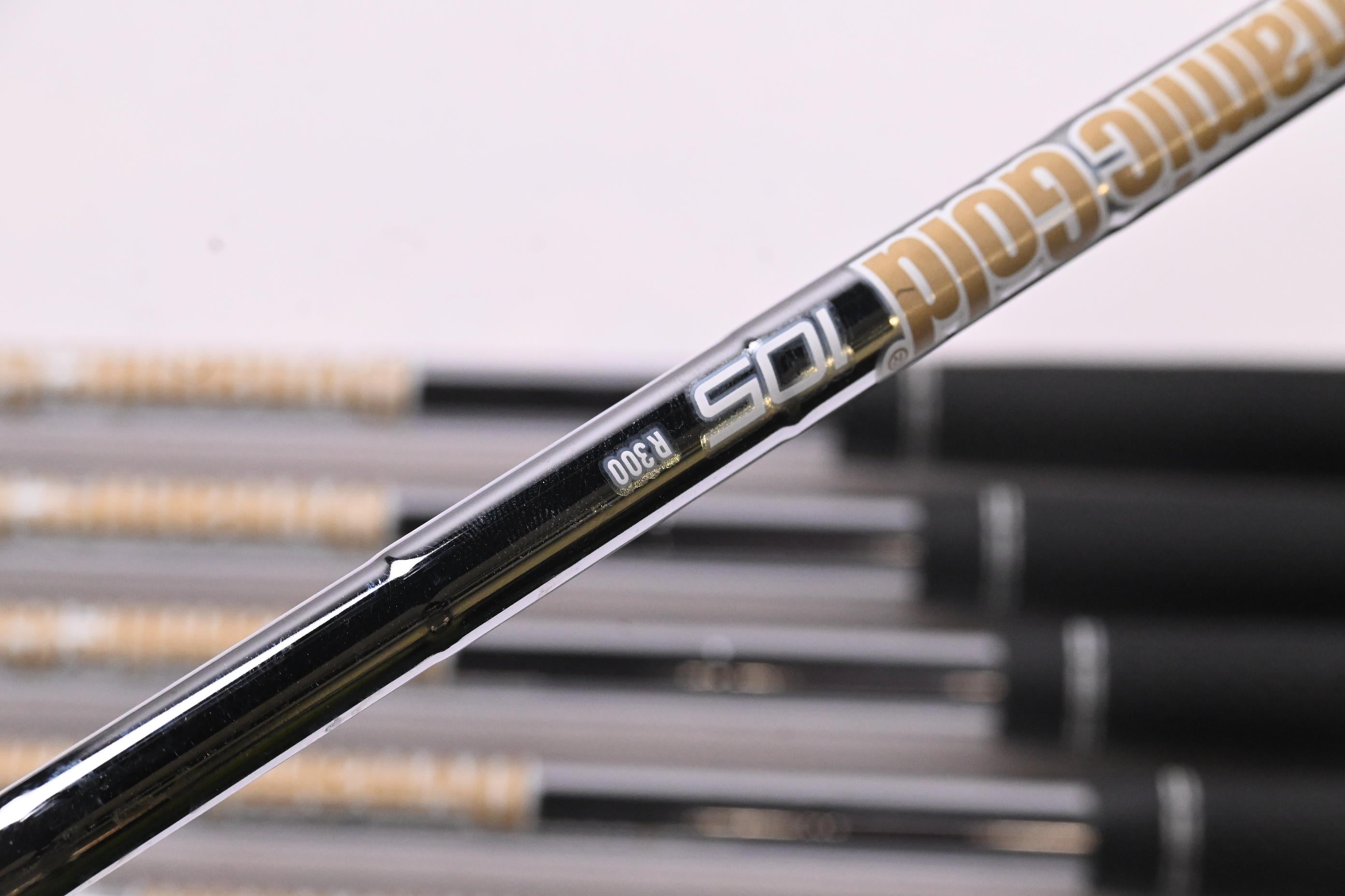 Ping G430 Irons / 5-PW / Blue Dot / Regular Flex Dynamic Gold 105 R300 Shafts
