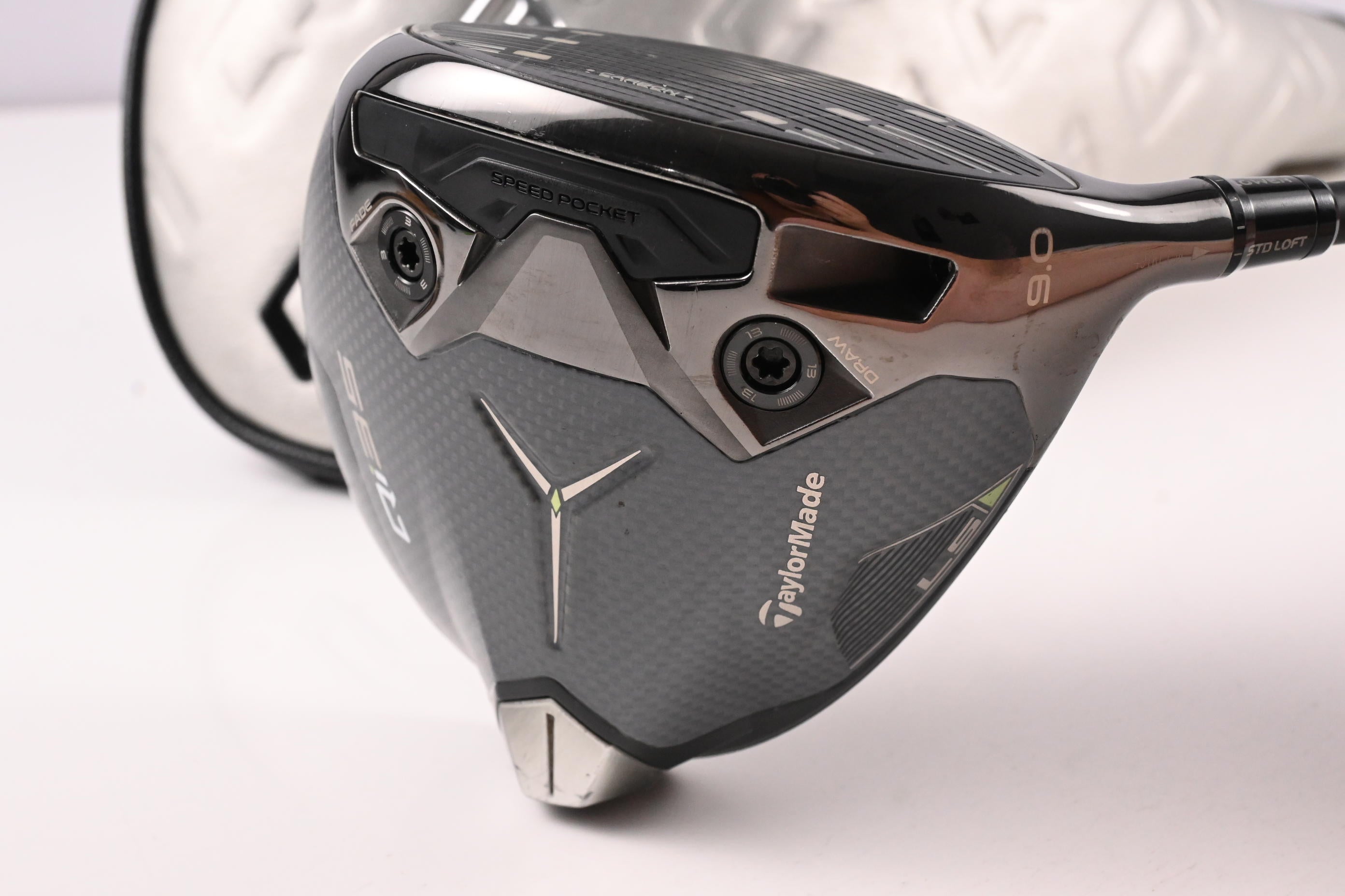 Taylormade Qi35 LS Driver / 9 Degree / Stiff Flex Kai'li Dark Waves White 60