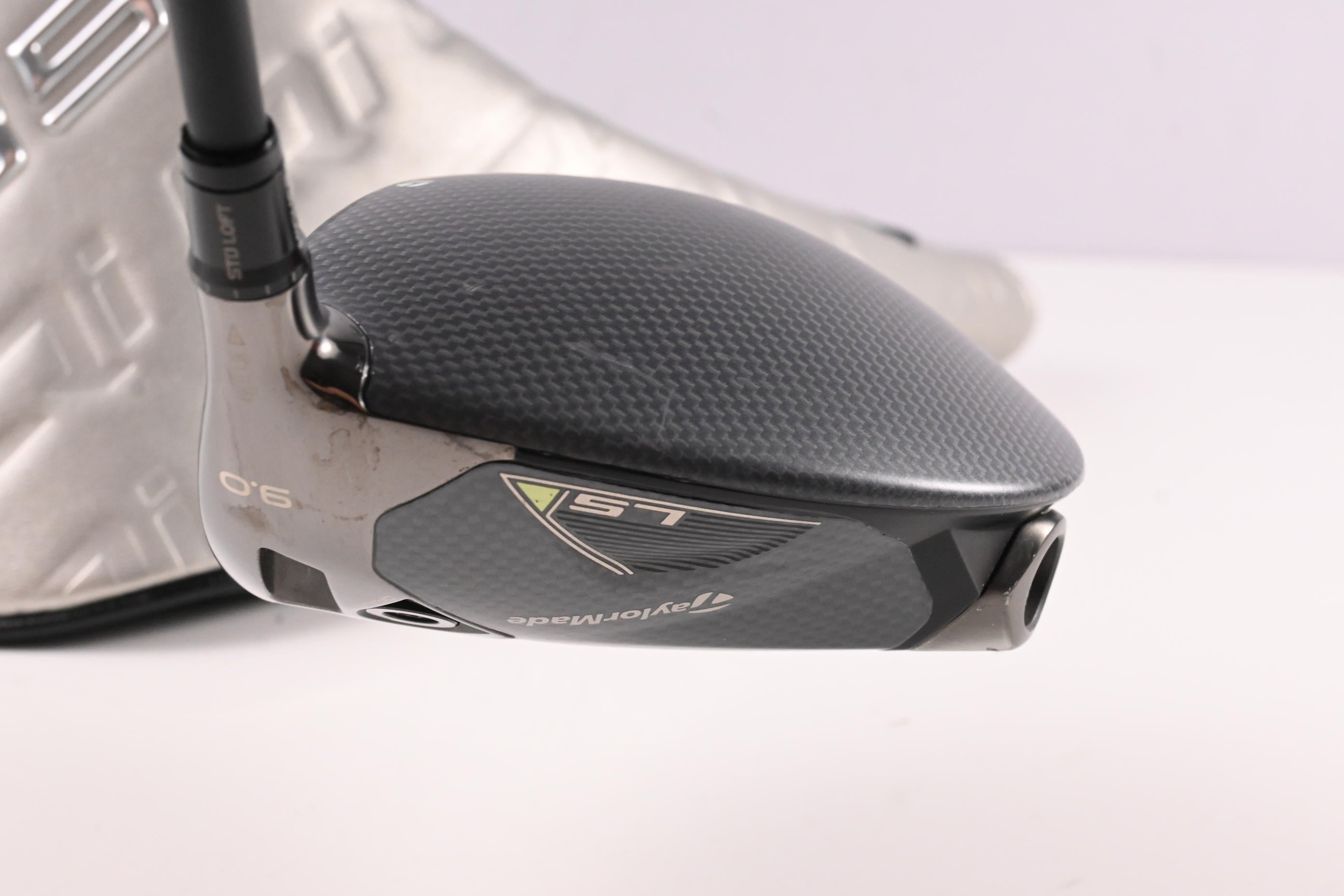 Taylormade Qi35 LS Driver / 9 Degree / Stiff Flex Kai'li Dark Waves White 60