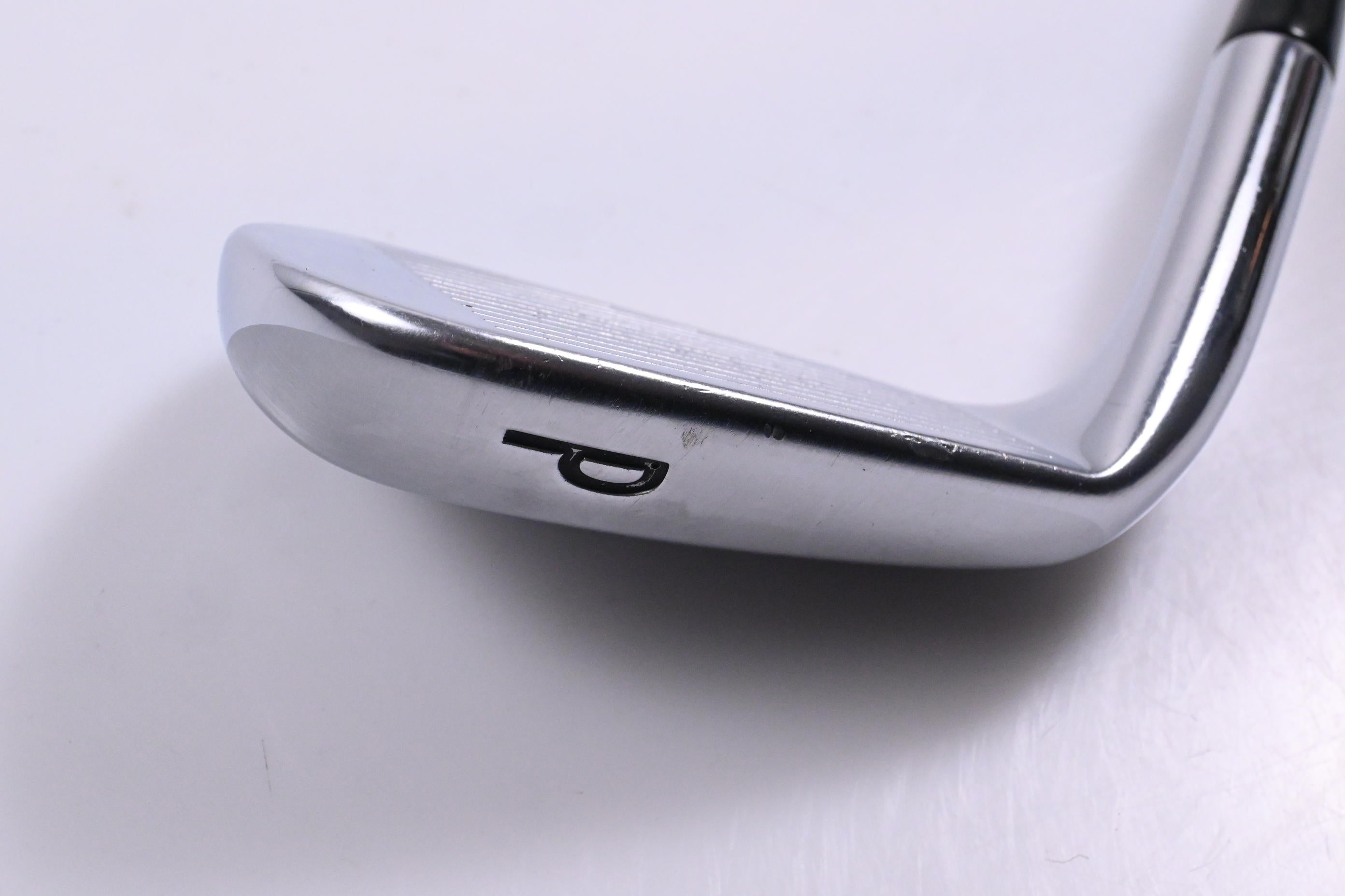 Titleist 712 AP2 Pitching Wedge / 47 Degree / Stiff Flex Project X Rifle Shaft