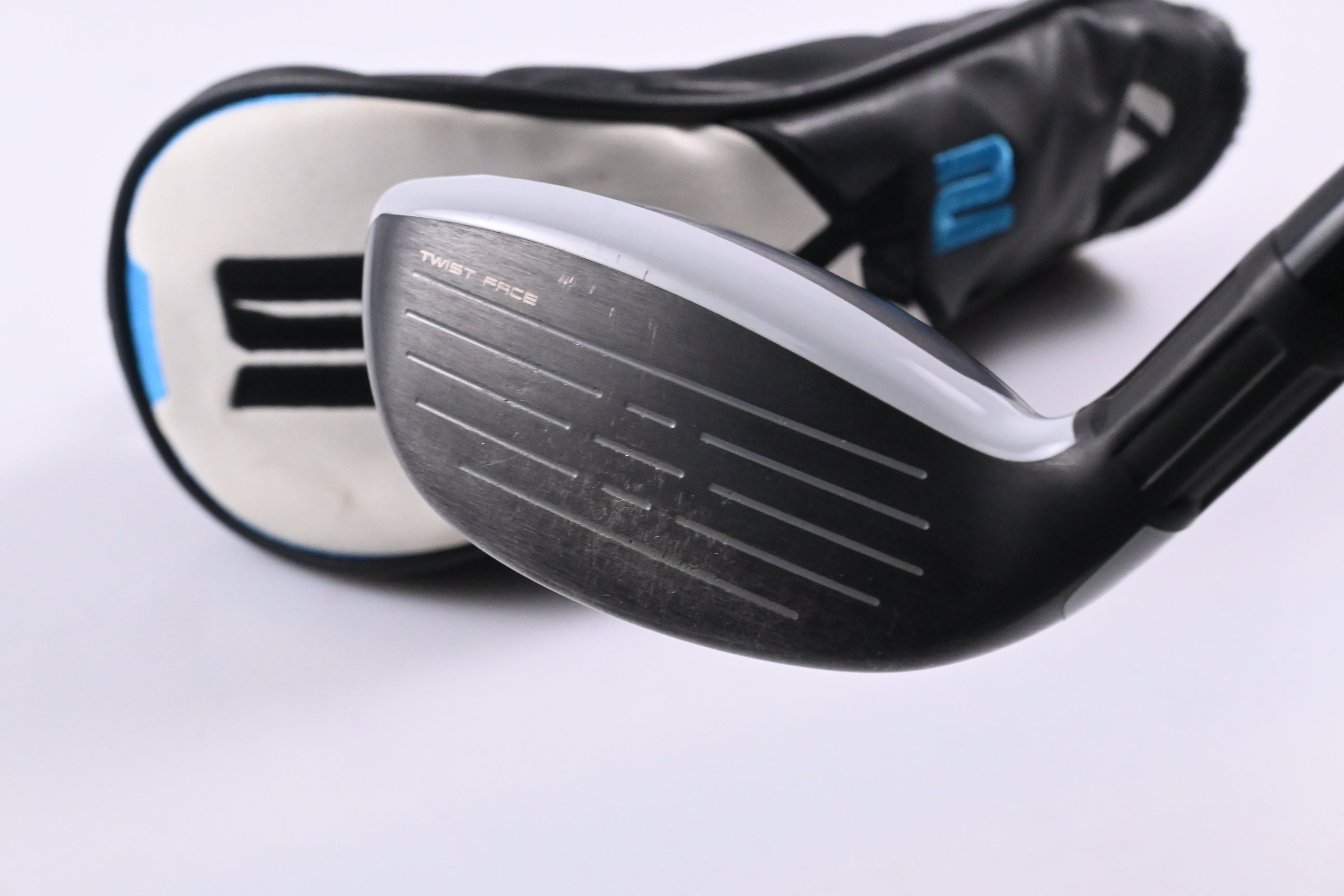 Taylormade SIM2 Max #3 Hybrid / 19 Degree / Stiff Flex Ventus Blue 7 Shaft