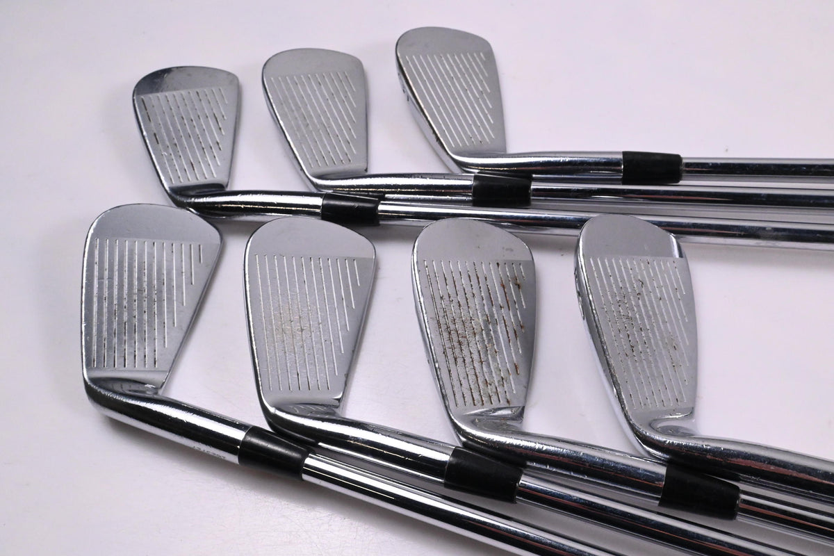 Titleist 690.MB Irons / 3-9i / Stiff Flex Steel Shafts