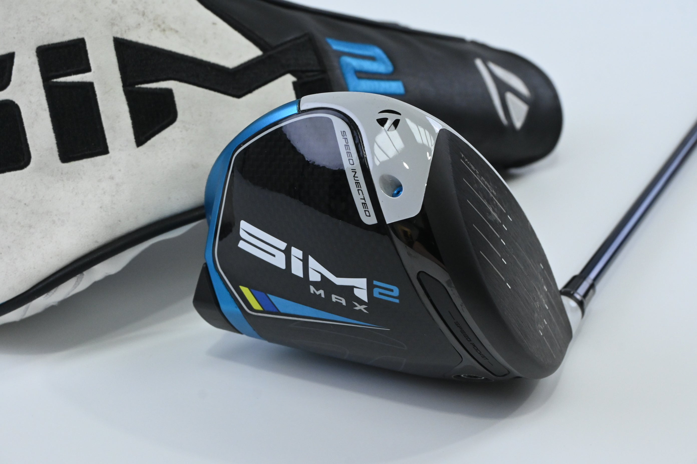 Taylormade SIM2 Max Driver / 10.5 Degree / Regular Flex Fujikura Ventus Blue 5