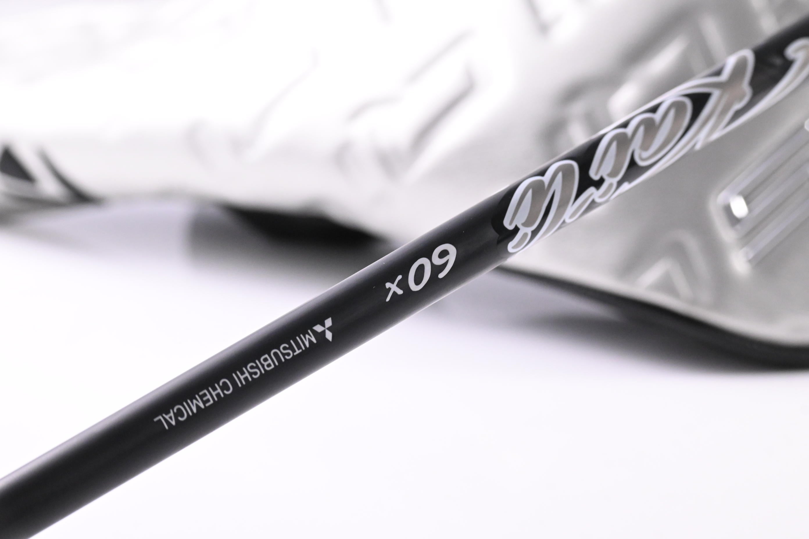 Taylormade Qi35 LS Driver / 10.5 Degree / X-Flex Kai'li White Darkwave 60 Shaft