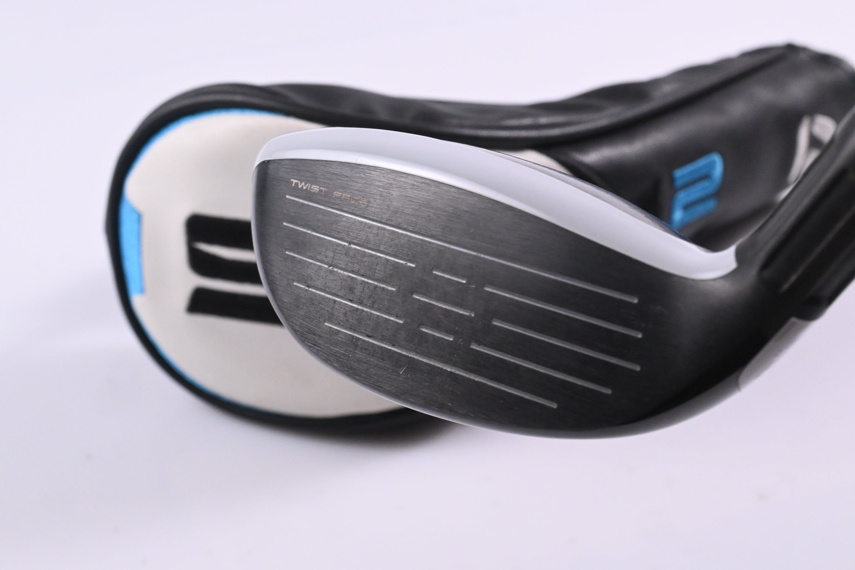 Taylormade SIM2 Max #3 Hybrid / 19 Degree / Stiff Flex Ventus Blue 7 Shaft