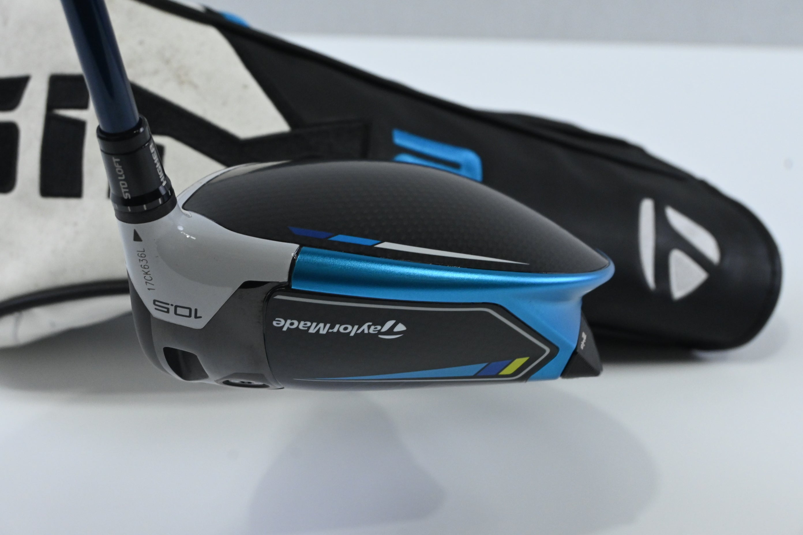 Taylormade SIM2 Max Driver / 10.5 Degree / Regular Flex Fujikura Ventus Blue 5