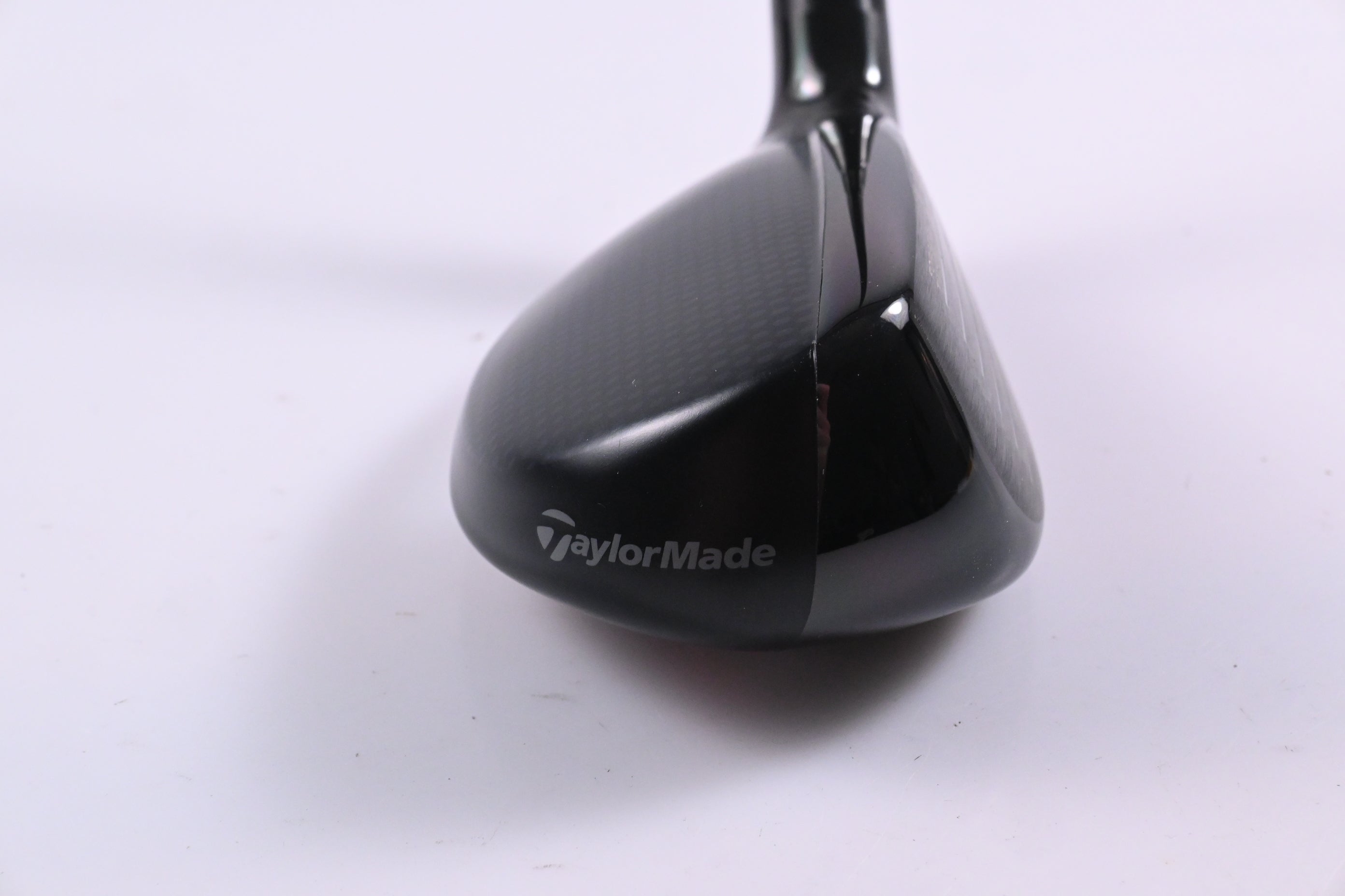 Taylormade Stealth Plus #4 Hybrid / 22 Degree / Regular Flex HZRDUS Smoke Red