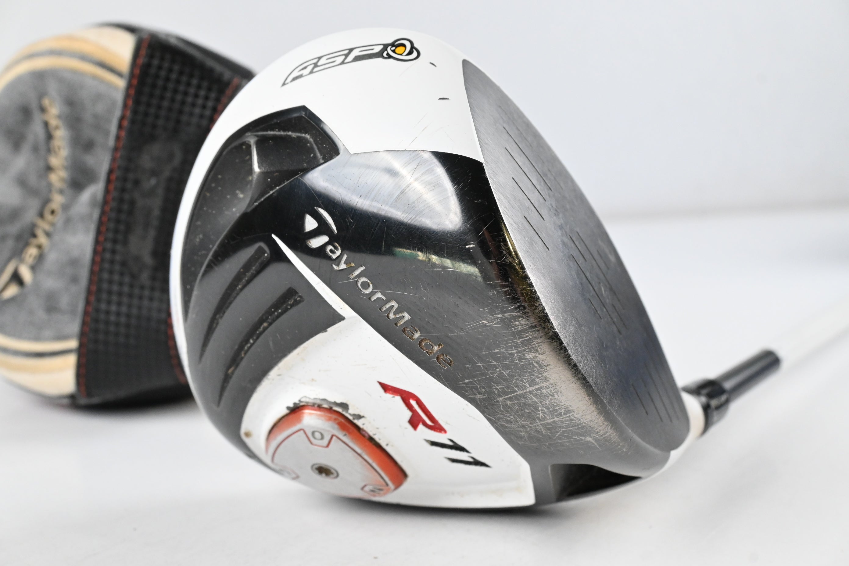 Taylormade R11 Driver / 9 Degree / Stiff Flex Fujikura Blur 60 Shaft