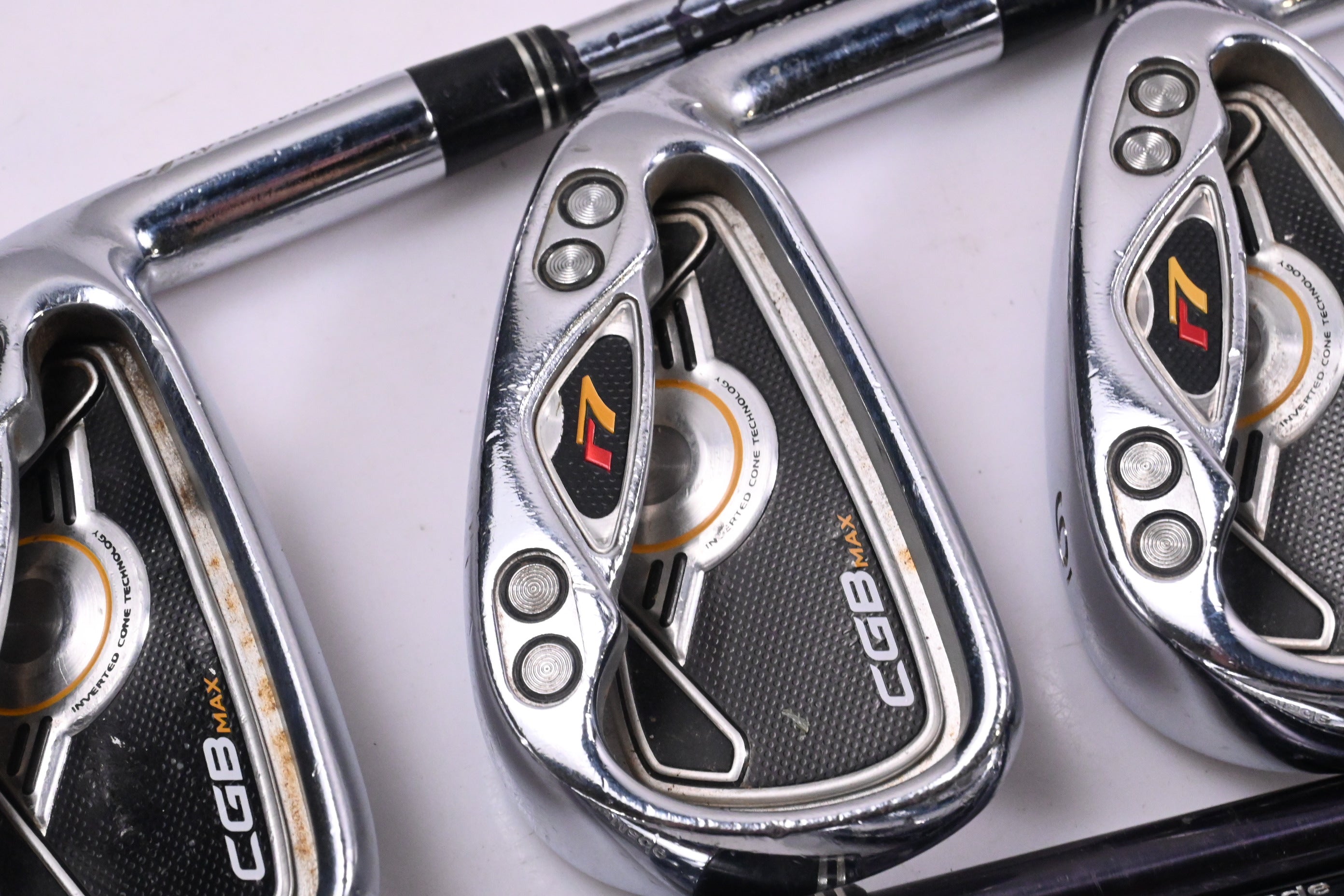 Taylormade R7 CGB Max Irons / 4-PW+SW / Regular Flex REAX 90 Shafts