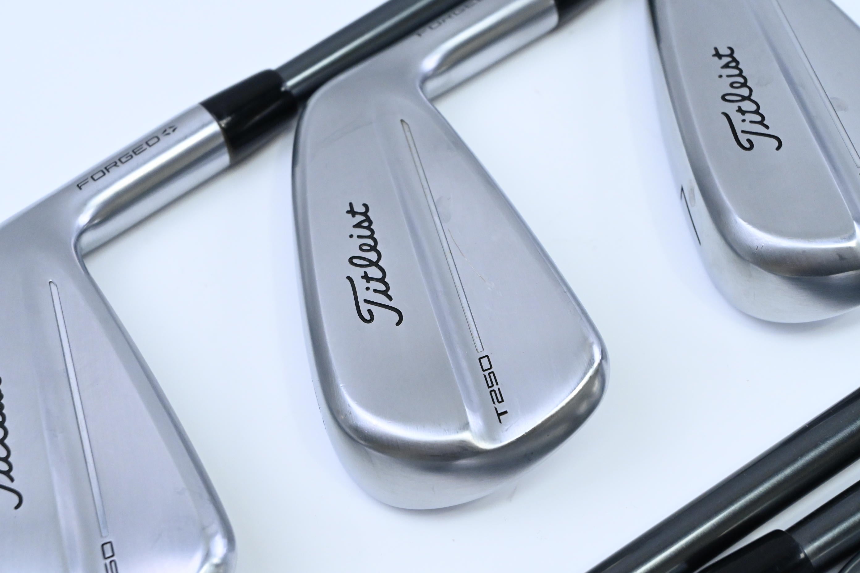 Titleist T250 2025 Irons / 5-PW+48° / Regular Flex MMT Speedmesh 85 Shafts
