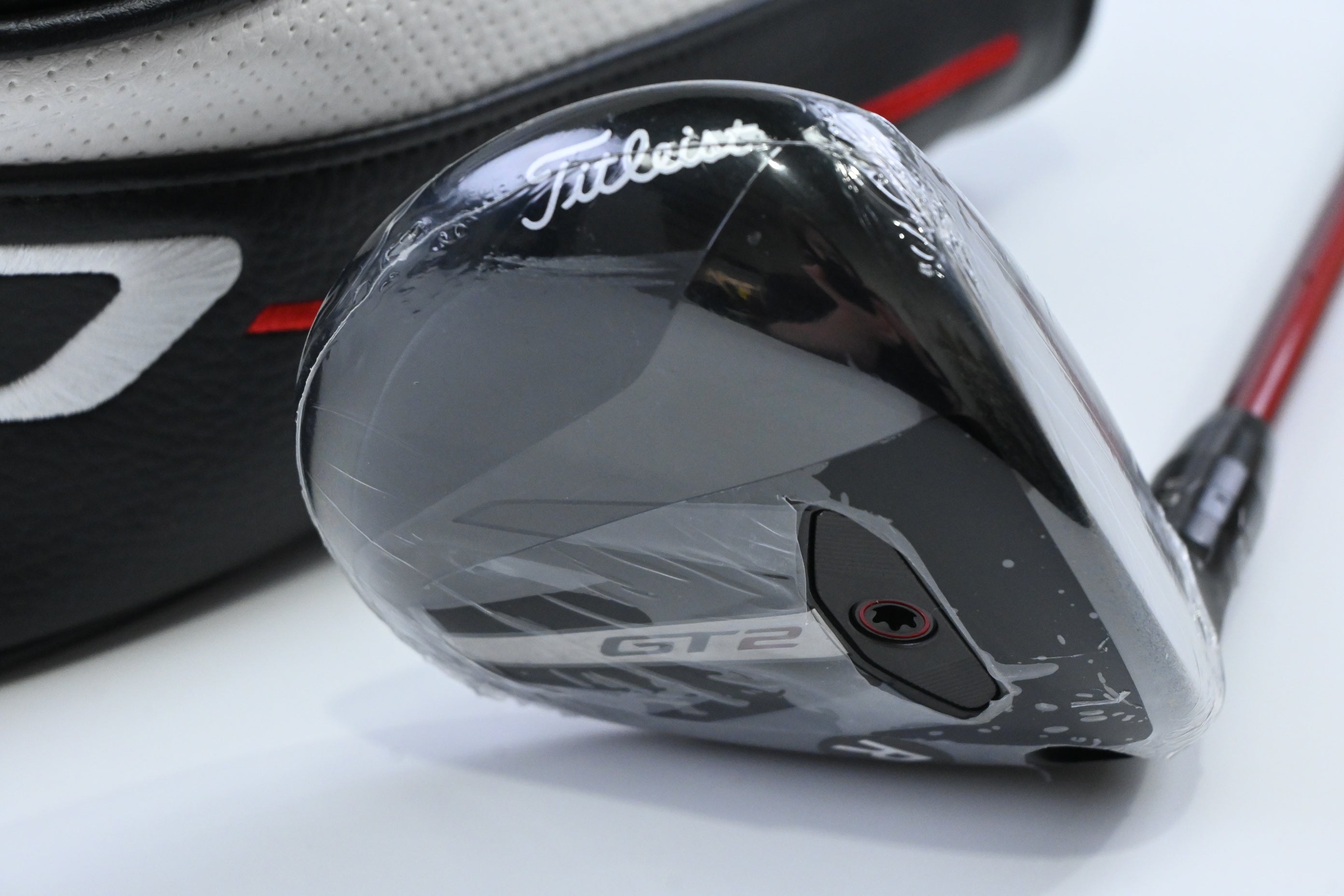 Titleist GT2 #5 Wood / 18 Degree / Regular Flex Denali Red 60 Shaft