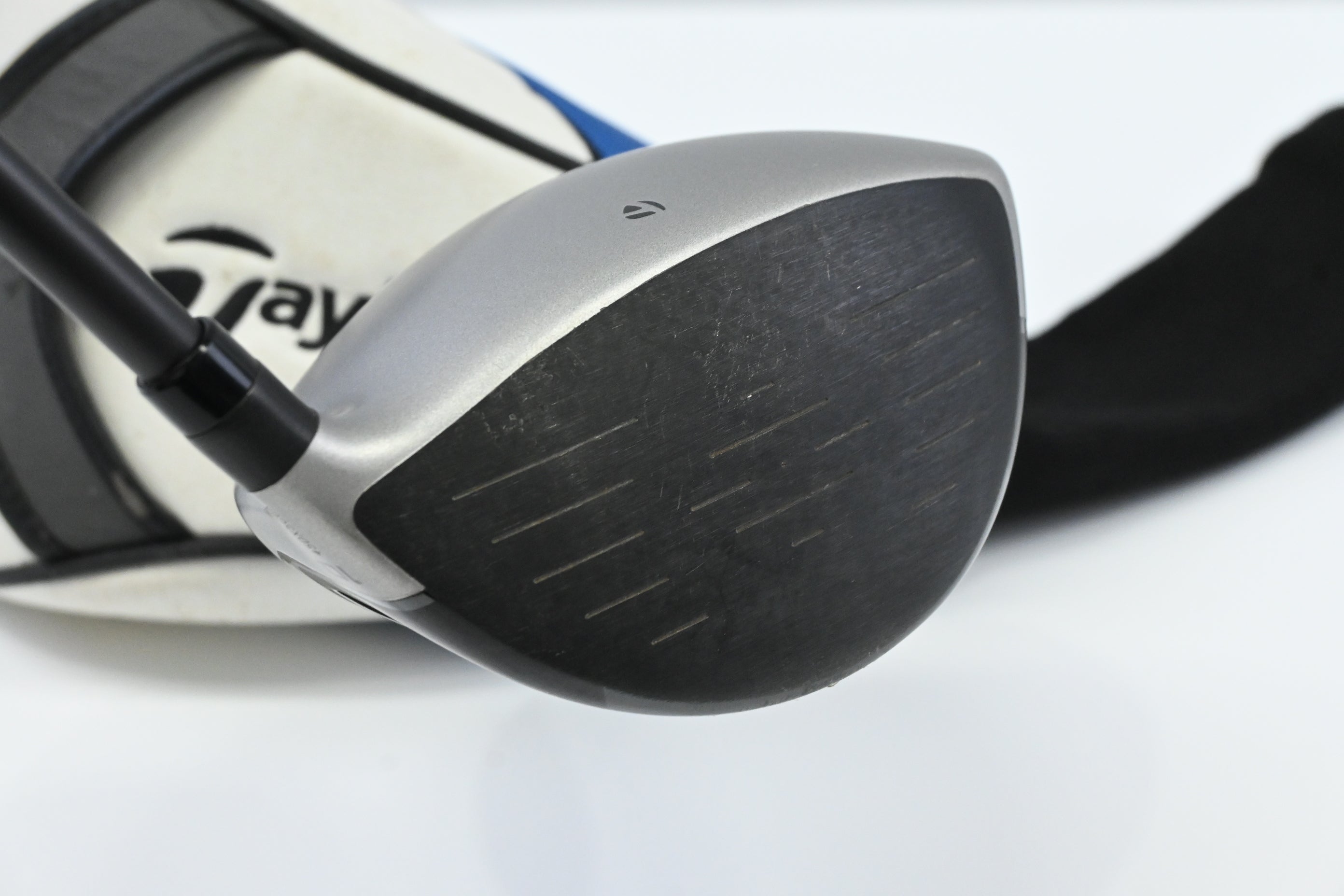 Left Hand Taylormade SLDRS Driver / 10 Degree / Regular Flex Fujikura Speeder 57