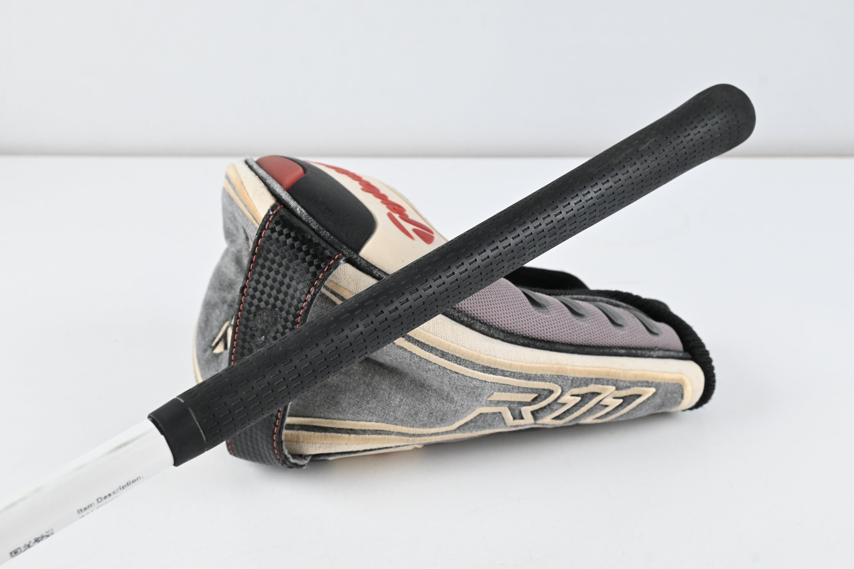 Taylormade R11 Driver / 9 Degree / Stiff Flex Fujikura Blur 60 Shaft