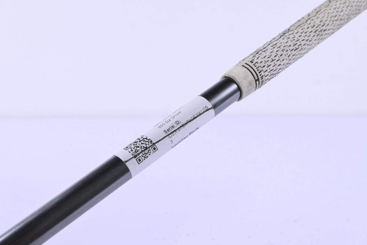 Titleist 909 D2 Driver / 10.5 Degree / Stiff Flex Diamana S 73 Shaft