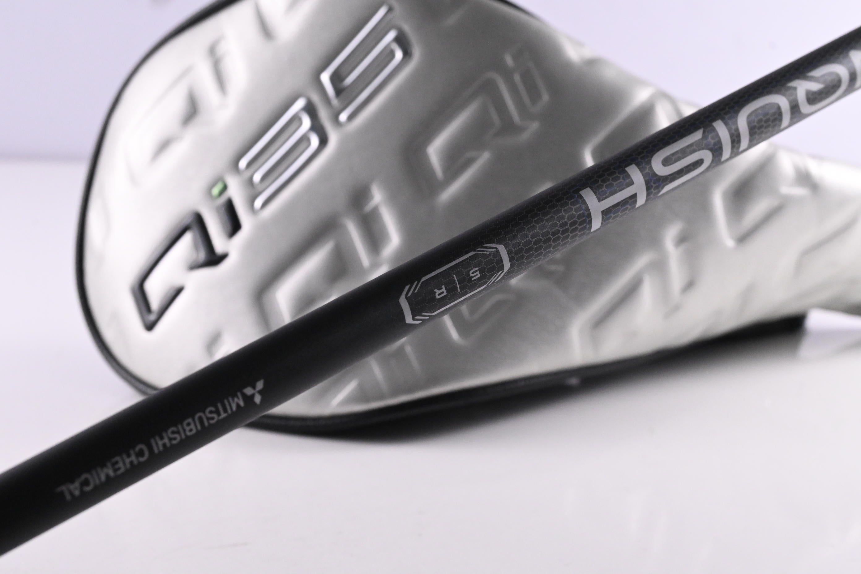 Taylormade Qi35 Driver / 10.5 Degree / Regular Flex Vanquish 5 Shaft
