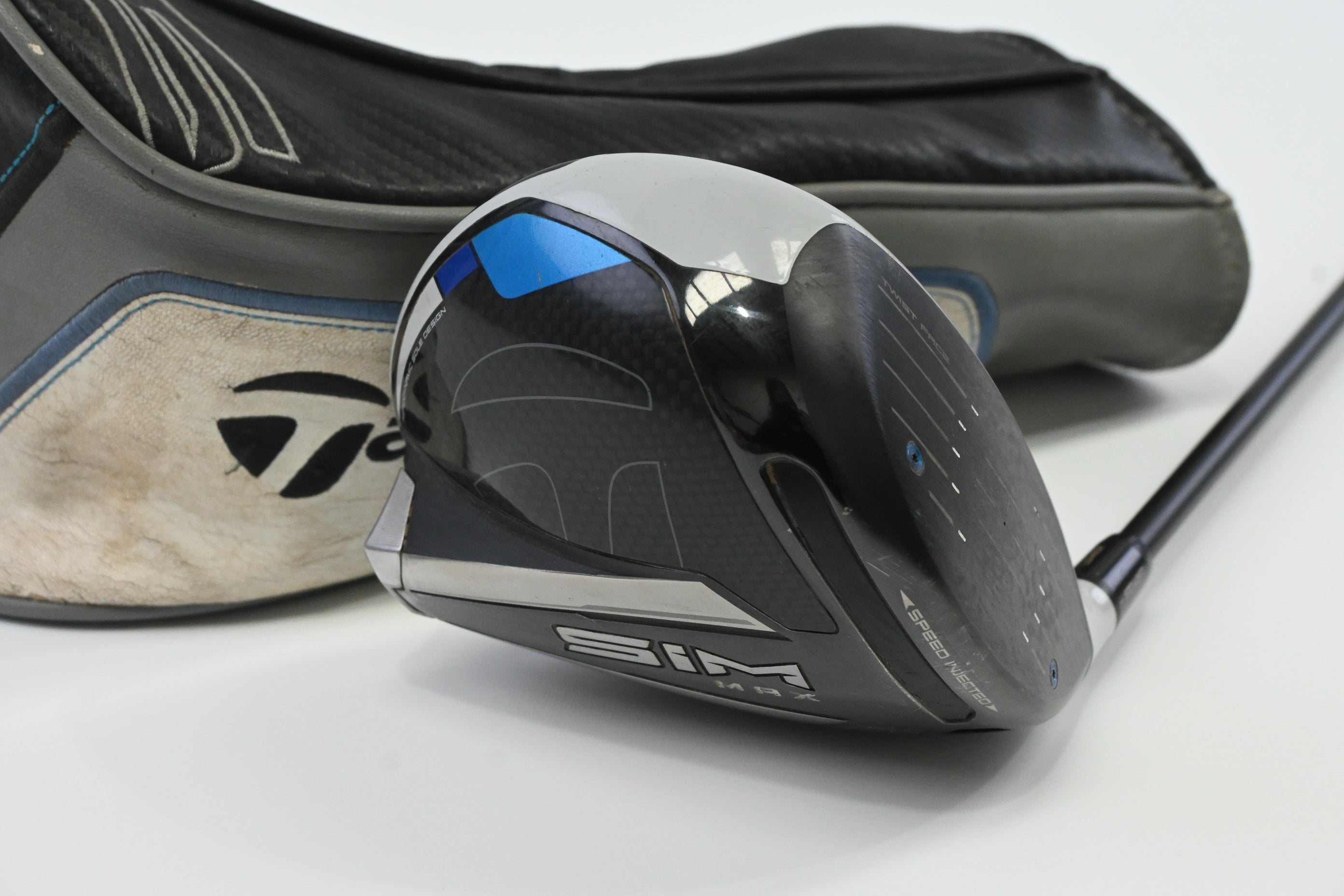 Taylormade SIM Max Driver / 9 Degree / Stiff Flex Project X HZRDUS Red 62 Shaft