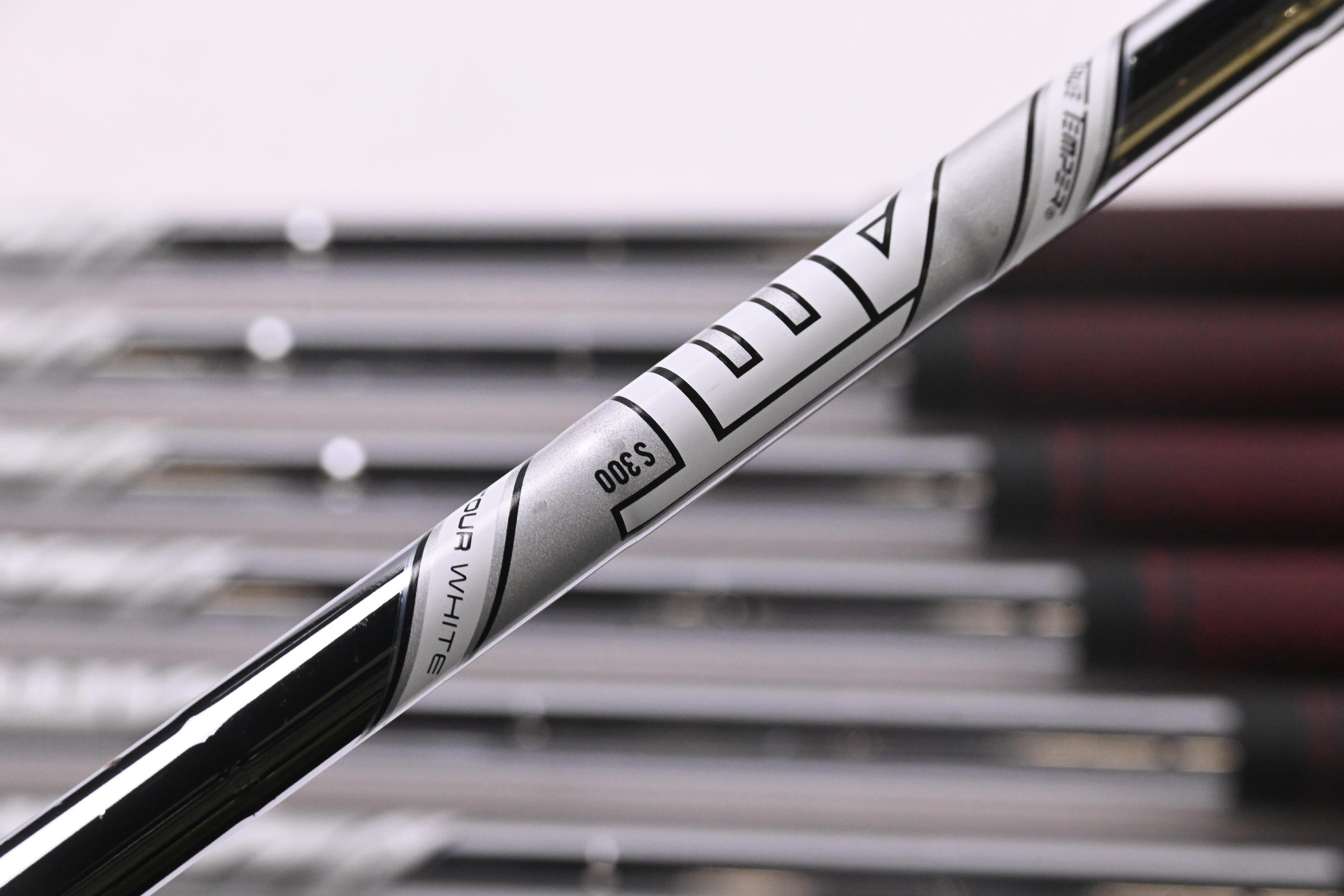 Titleist T100 2019 Irons / 4-PW / Stiff Flex AMT Tour White S300 Shafts