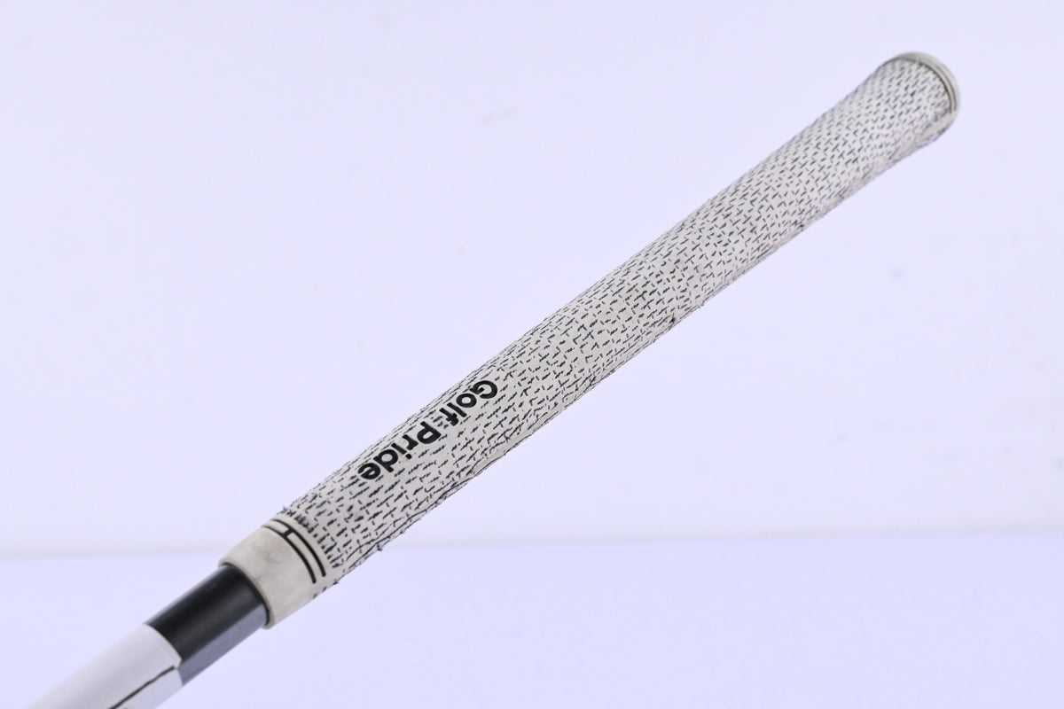 Titleist 909 D2 Driver / 10.5 Degree / Stiff Flex Diamana S 73 Shaft