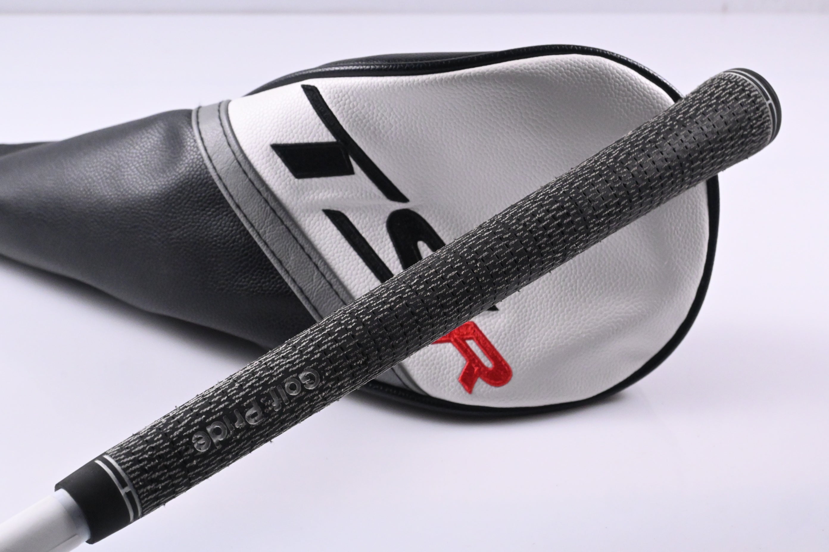 Titleist TSR2 Driver / 9 Degree / X-Flex Fujikura Speeder Pro 74 Shaft