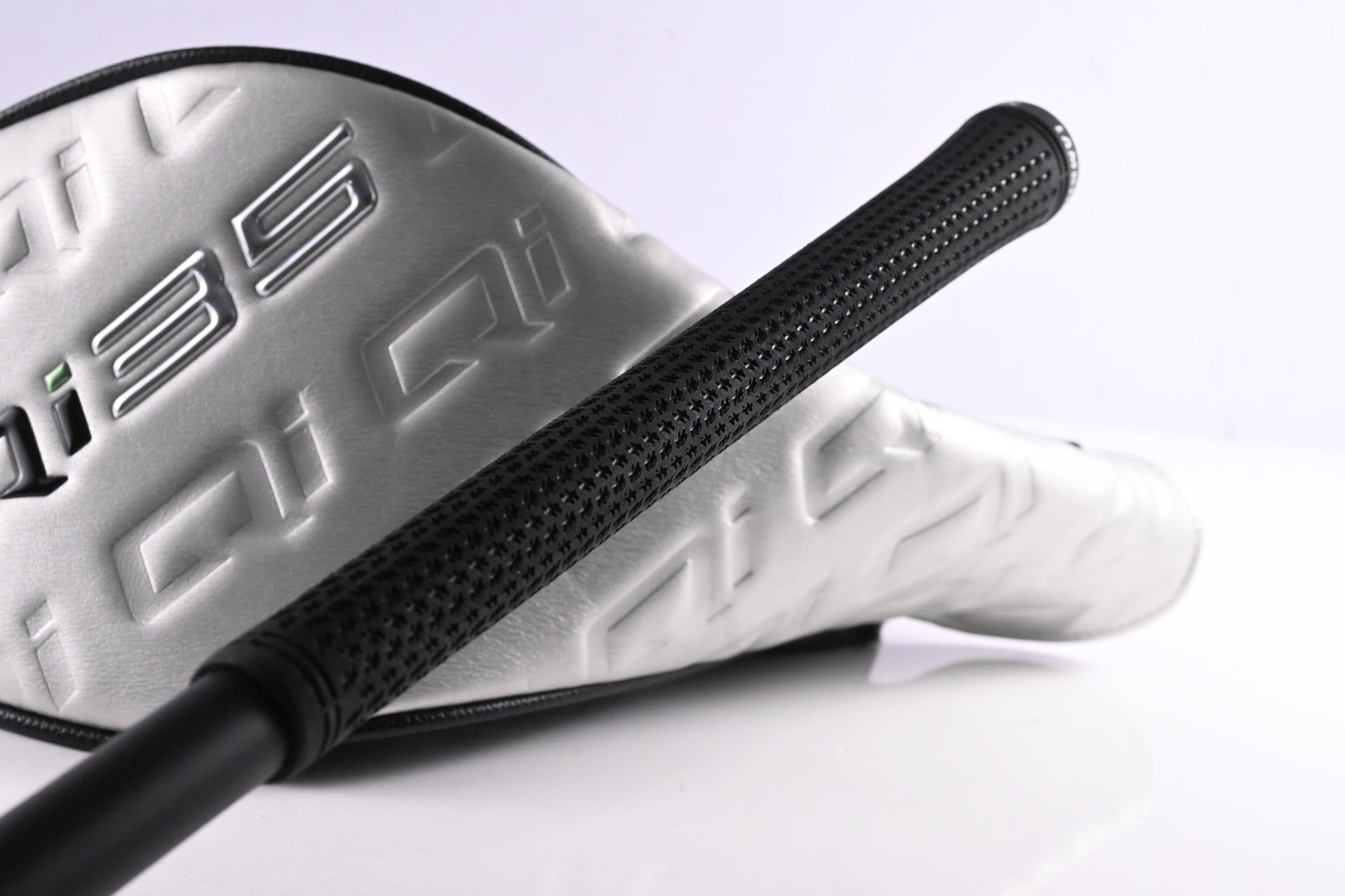 Taylormade Qi35 Driver / 10.5 Degree / Regular Flex Vanquish 5 Shaft