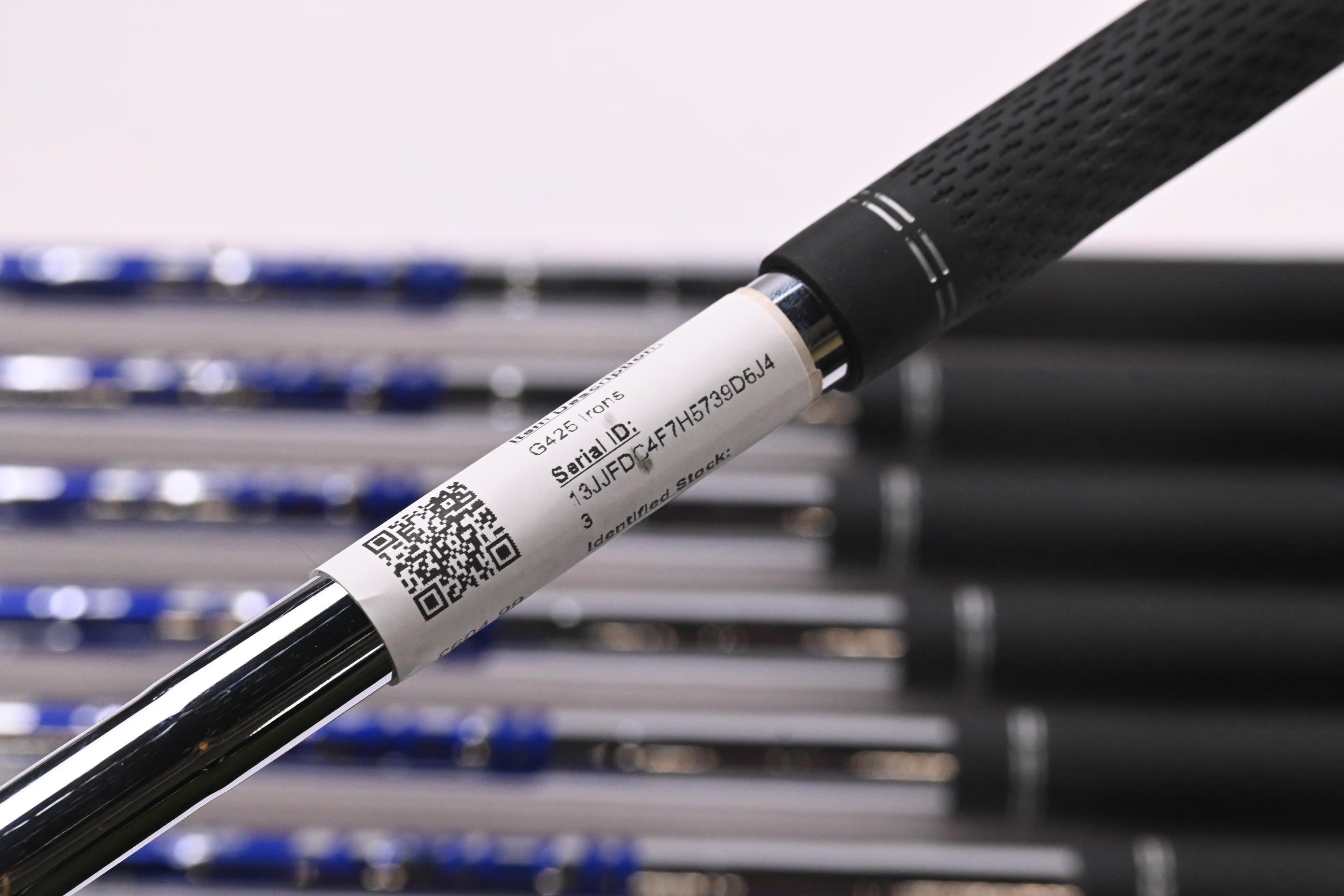 Ping G425 Irons / 5-PW+GW+SW / Black Dot / Regular Flex Ping AWT 2.0 Shafts