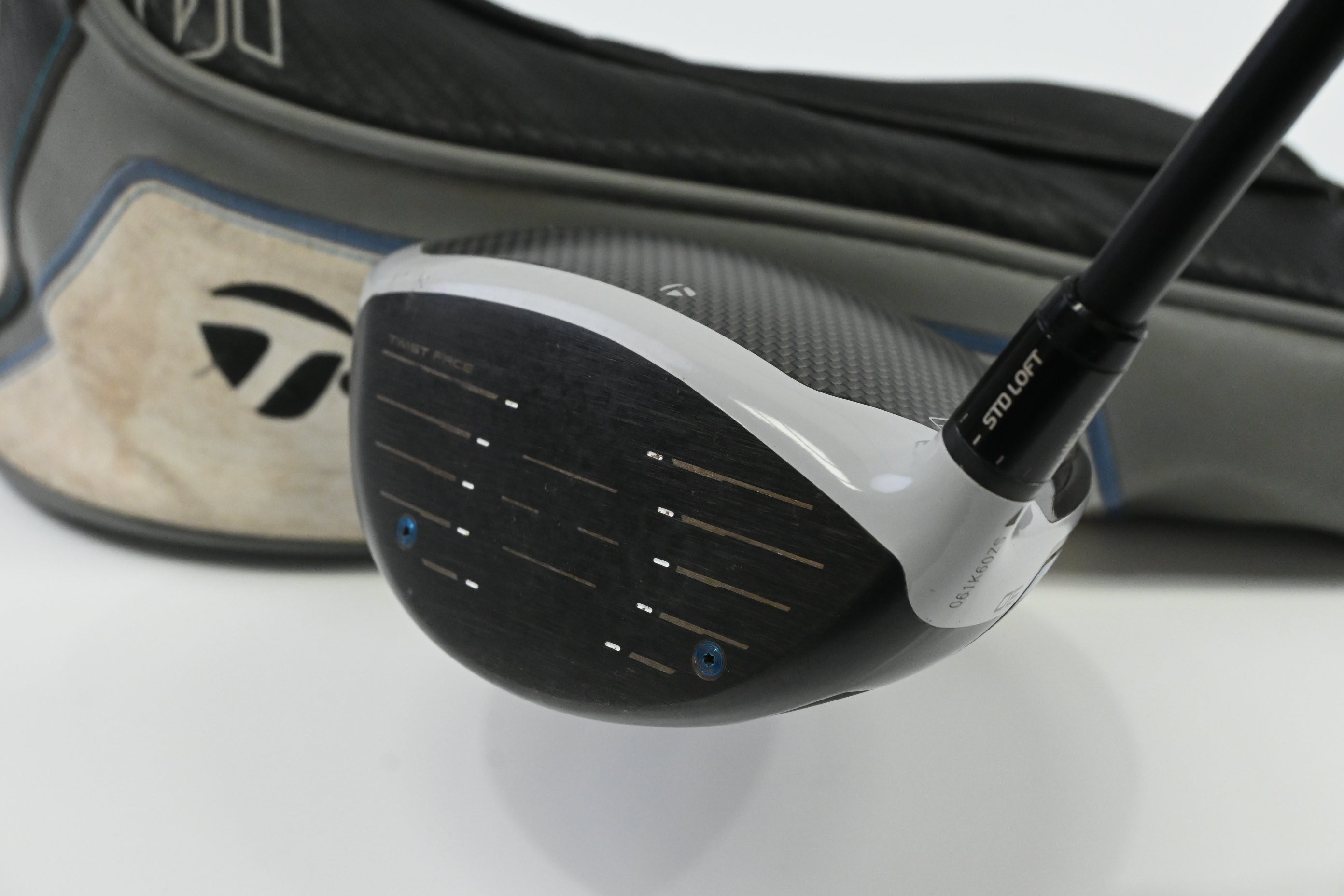 Taylormade SIM Max Driver / 9 Degree / Stiff Flex Project X HZRDUS Red 62 Shaft