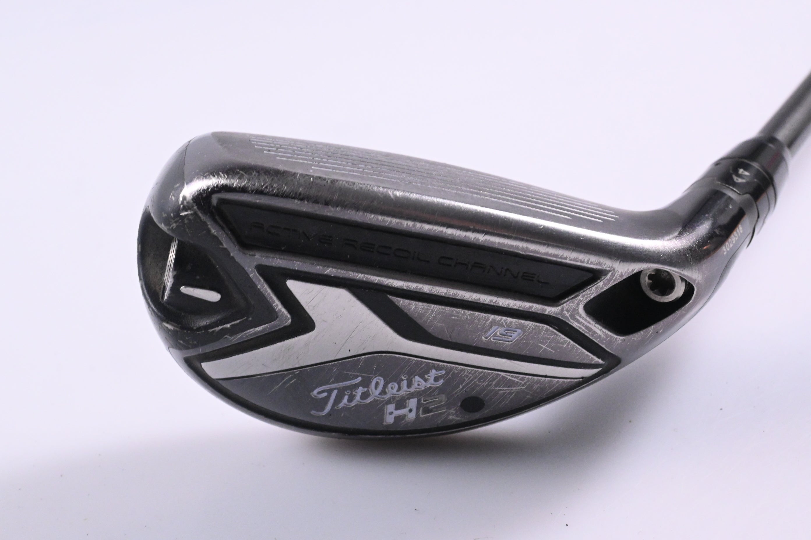 Titleist 818 H2 #3 Hybrid / 19 Degree / Stiff Flex Aldila Rogue M.AX 85 Shaft