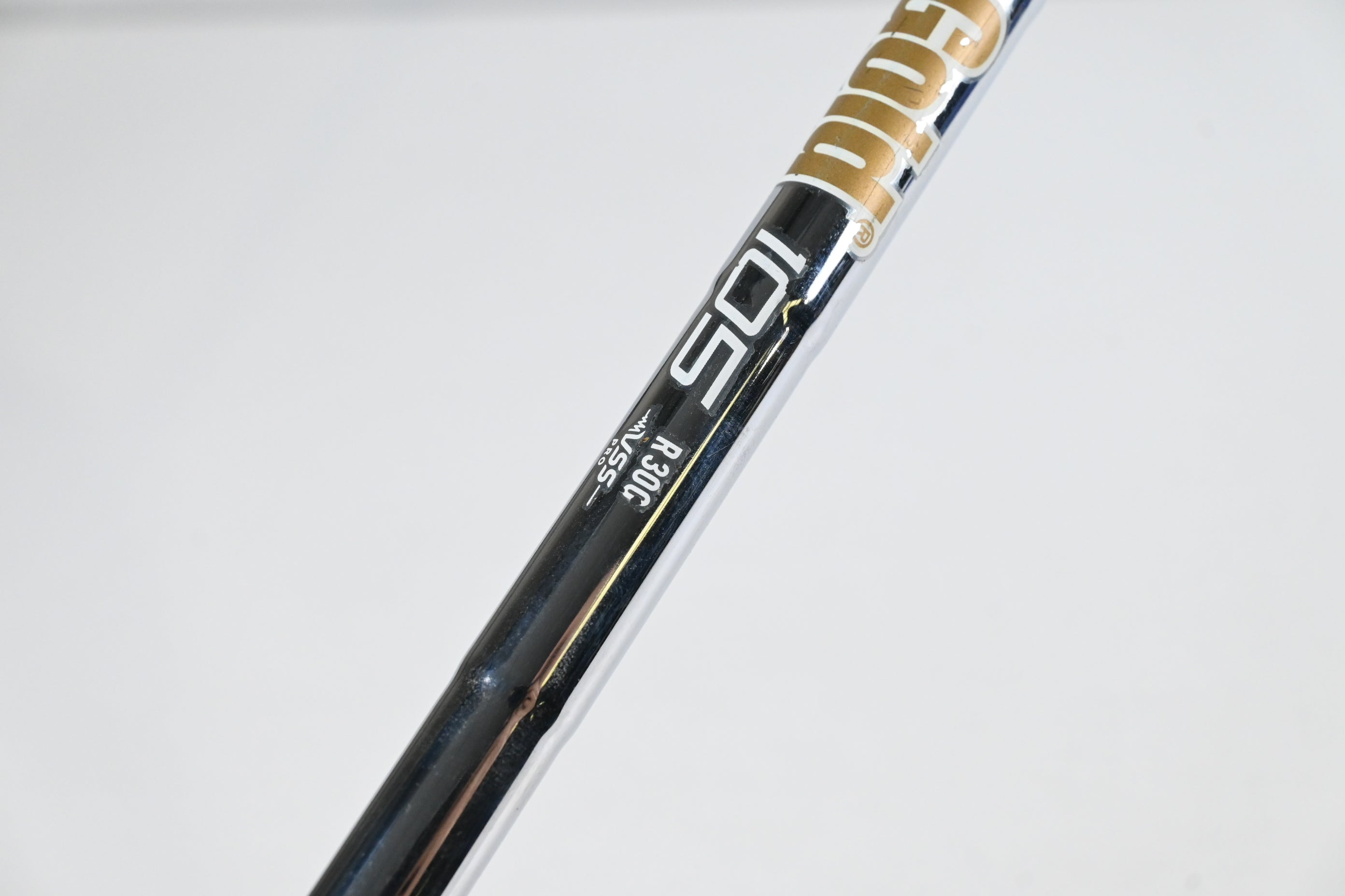 Taylormade P790 2019 #9 Iron / Regular Flex Dynamic Gold 105 R300 Shaft