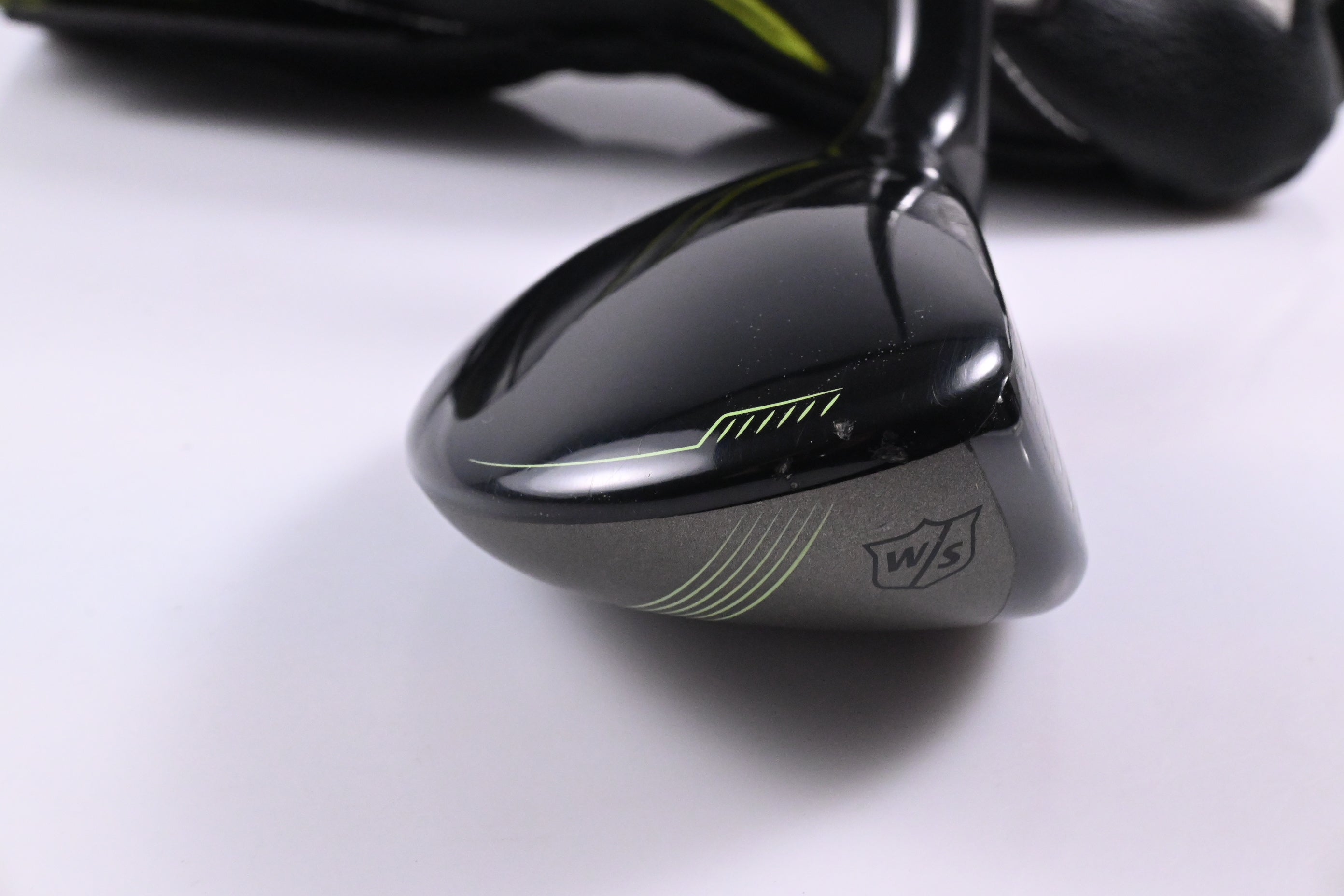 Wilson Launch Pad 2022 #4 Hybrid / 22.5 Degree / Regular Flex Evenflow 65 Shaft