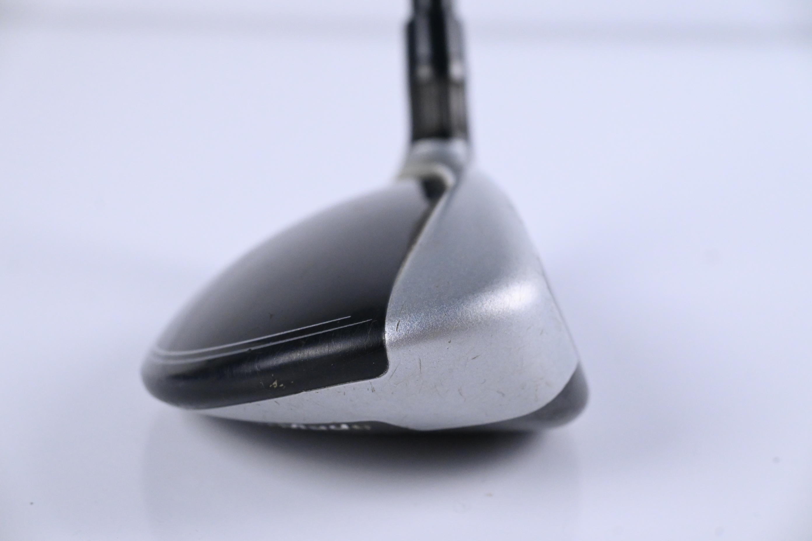 Taylormade M4 #4 Hybrid / 22 Degree / Regular Flex Fujikura Atmos Red 6 Shaft