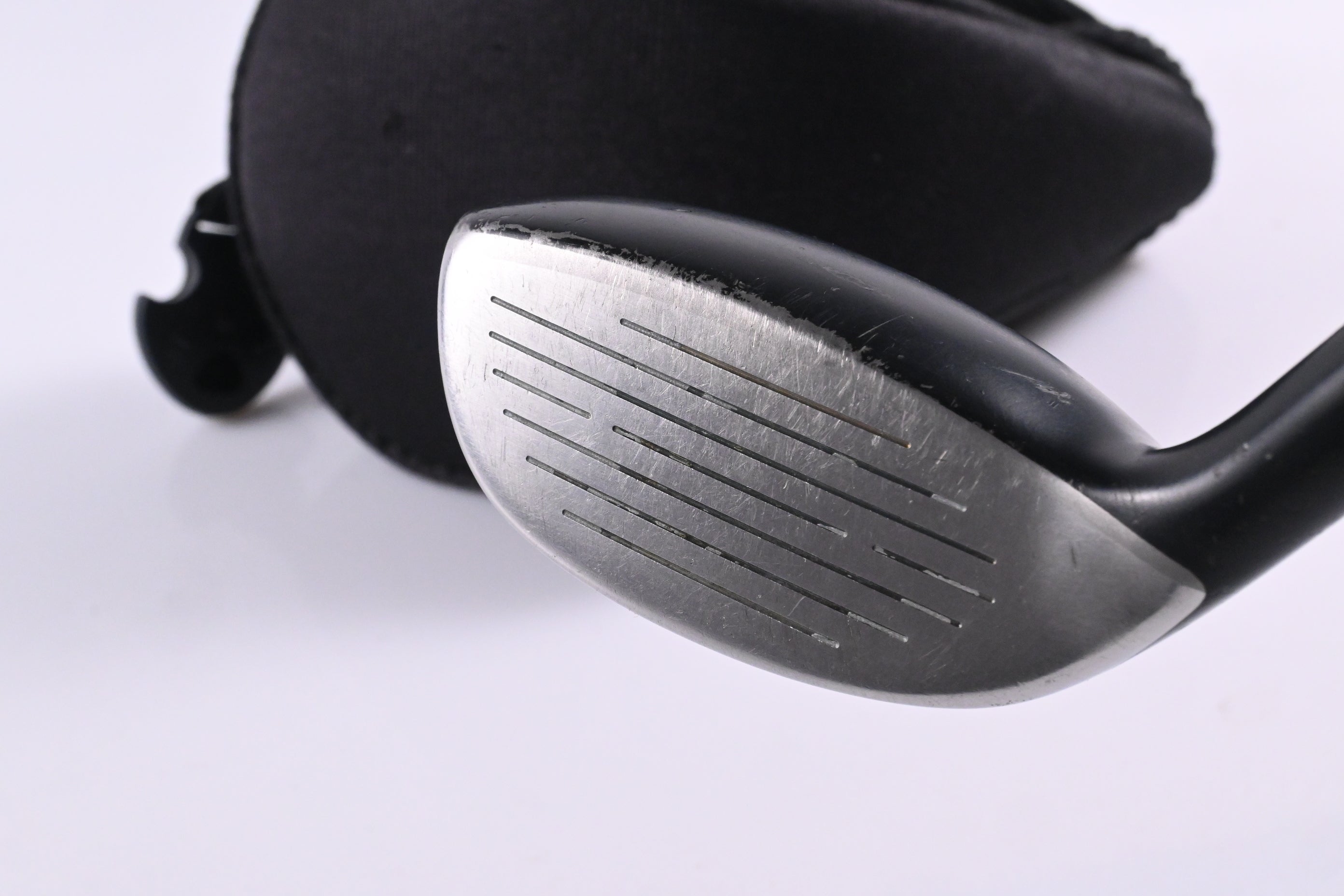 Wilson D200 #4 Hybrid / 22 Degree / Regular Flex UST Mamiya Elements Chrome 54