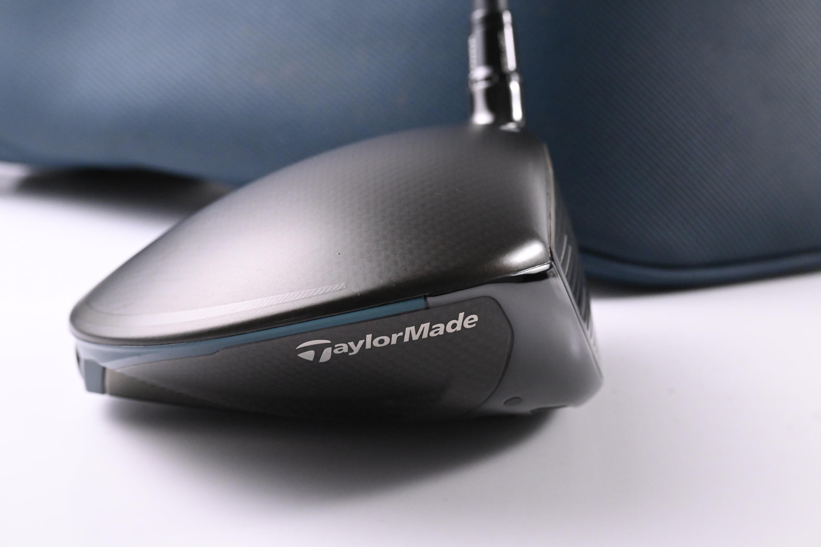 Taylormade Qi4D Driver / 10.5 Degree / Stiff Flex REAX White 60 Shaft