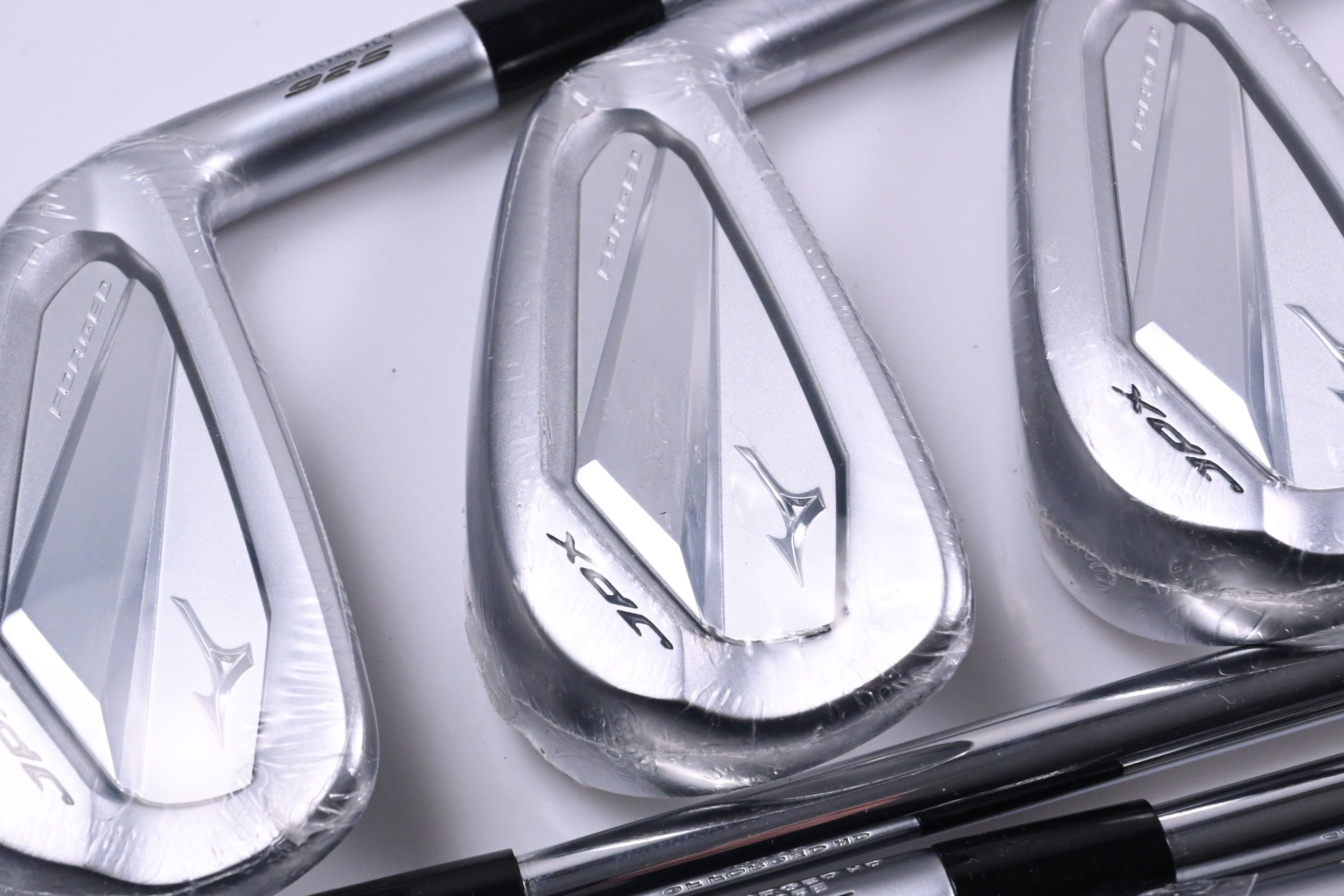 Mizuno JPX 925 Forged Irons / 4-PW / Stiff Flex Dynamic Gold S300 Shafts