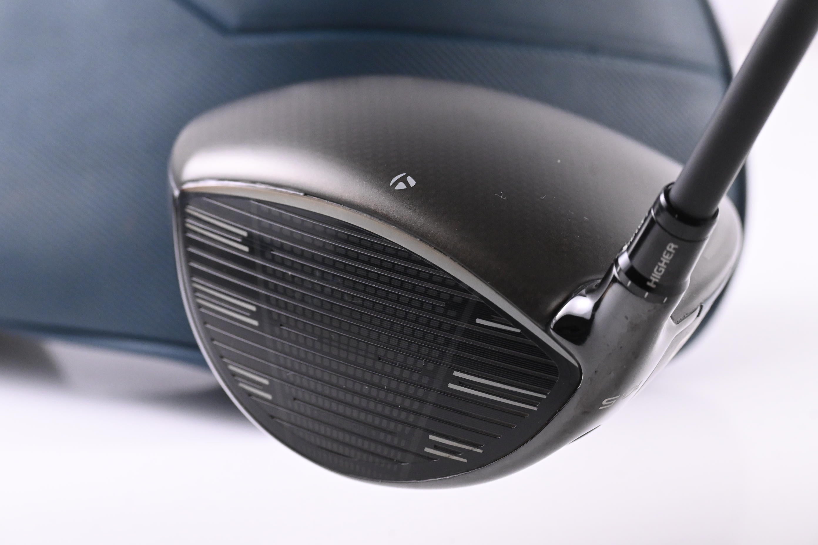 Taylormade Qi4D Driver / 10.5 Degree / Stiff Flex REAX White 60 Shaft