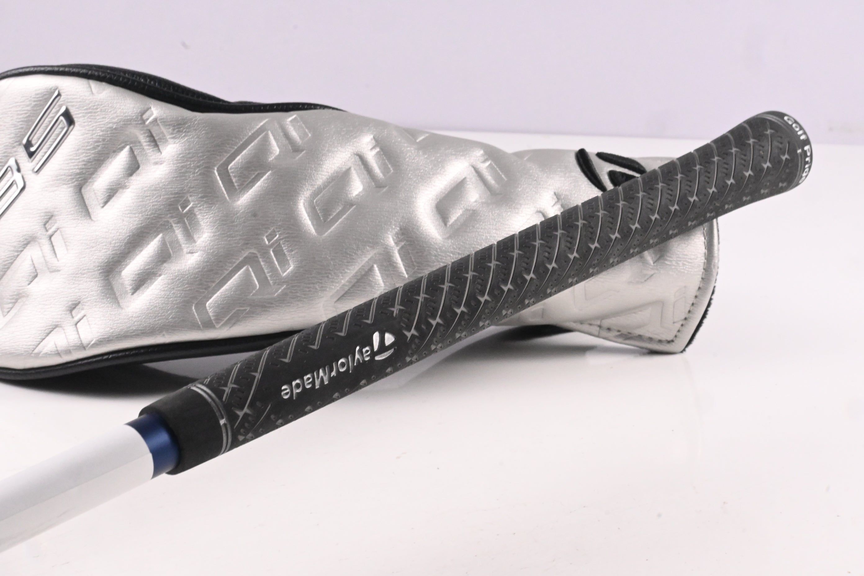 Taylormade Qi35 #4 Hybrid / 22 Degree / Regular Flex Fujikura Ventus Blue 6